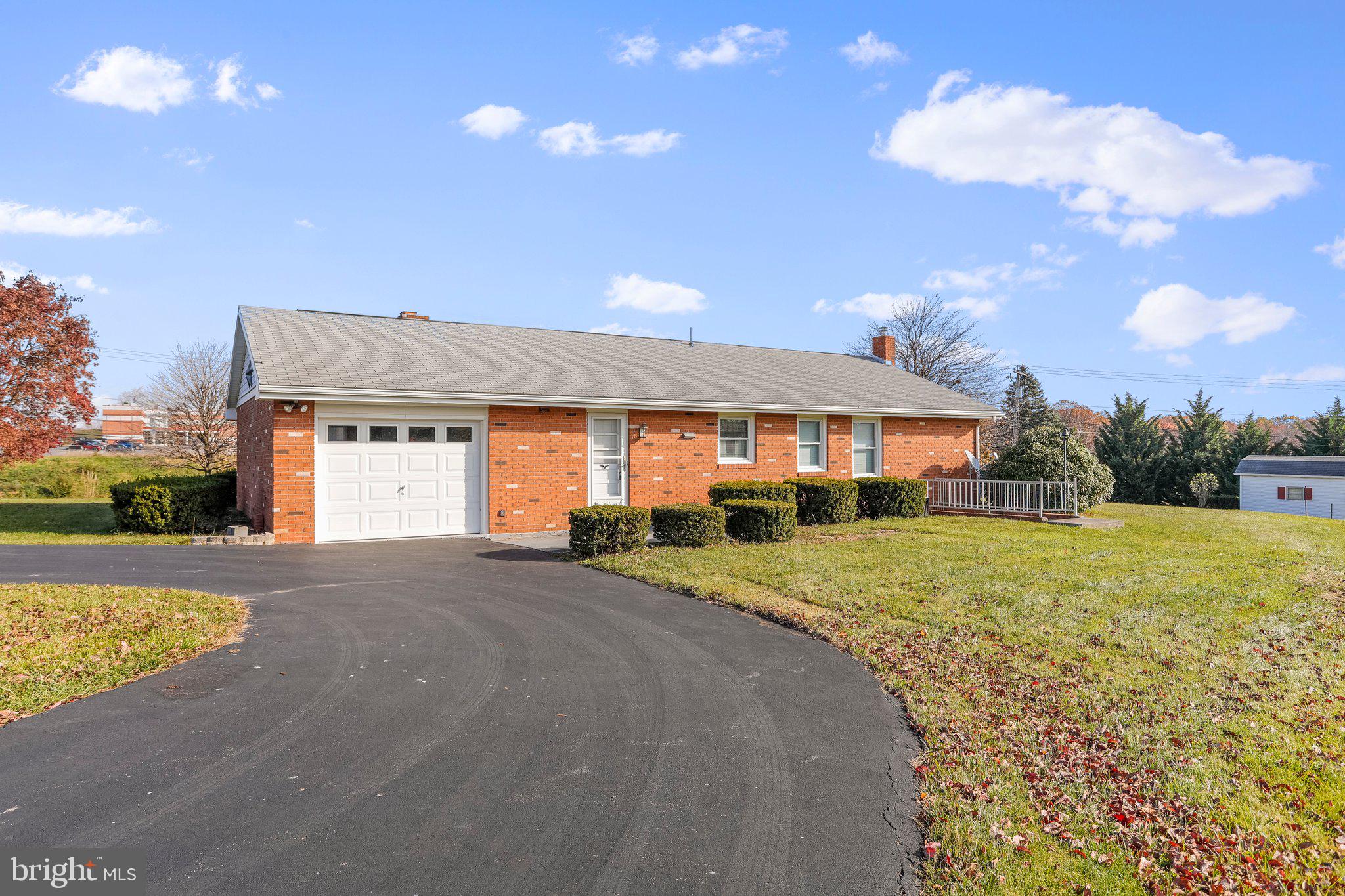 SUNRISE SUMMIT - Residential