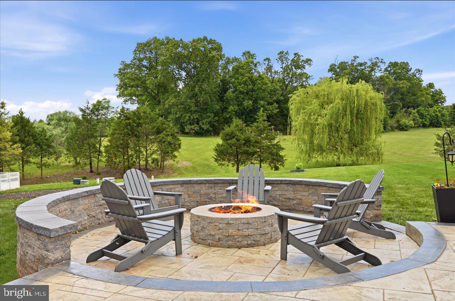 ESTATES @ CREIGHTON FARM - Residential
