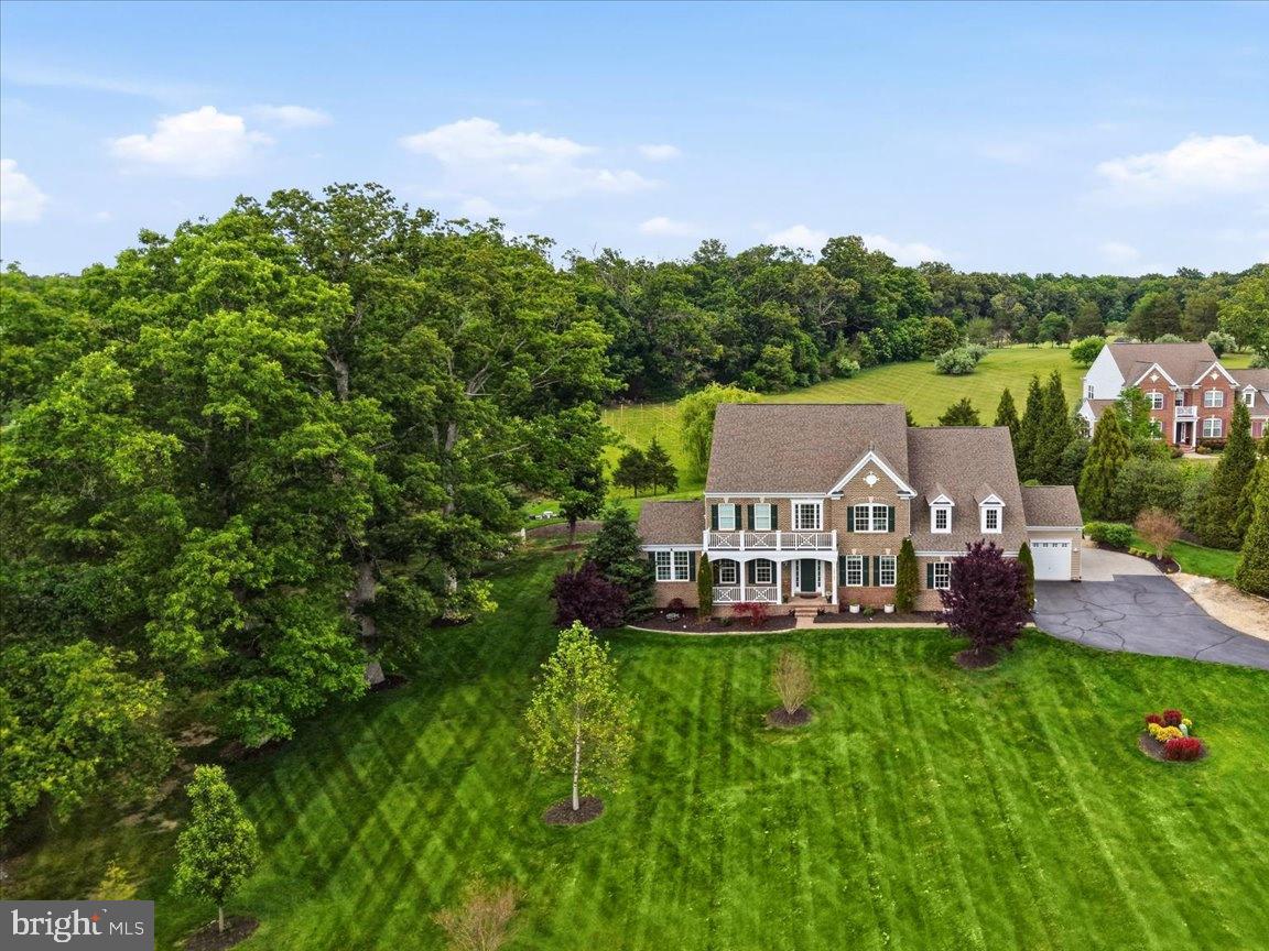 ESTATES @ CREIGHTON FARM - Residential