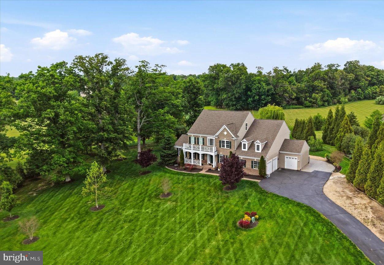 ESTATES @ CREIGHTON FARM - Residential