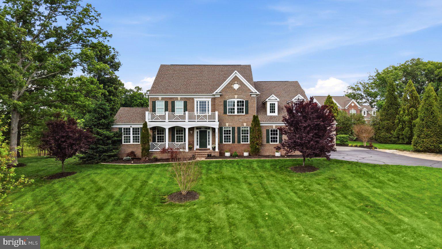 ESTATES @ CREIGHTON FARM - Residential