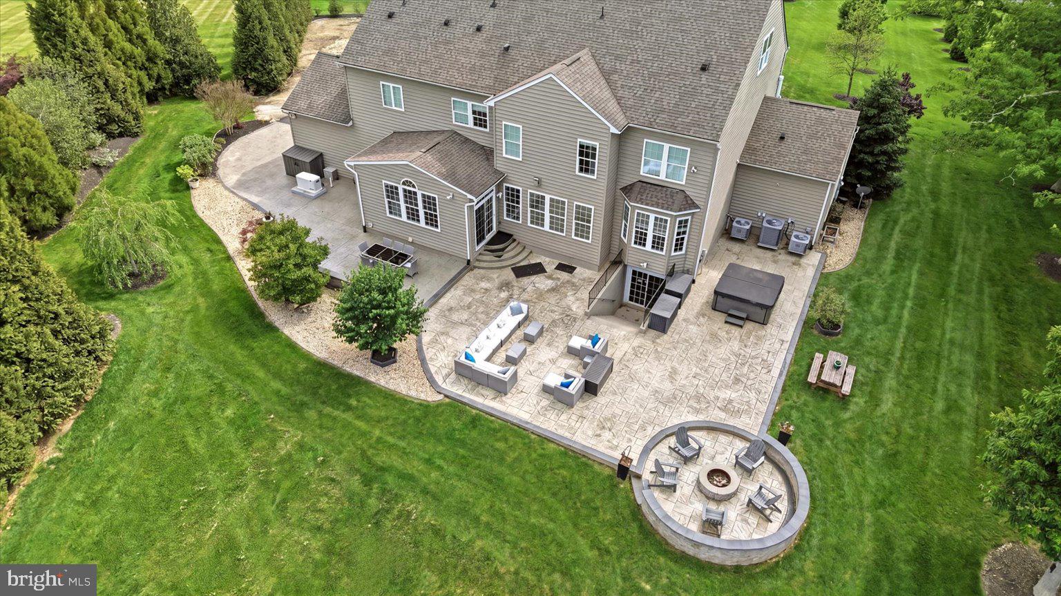 ESTATES @ CREIGHTON FARM - Residential