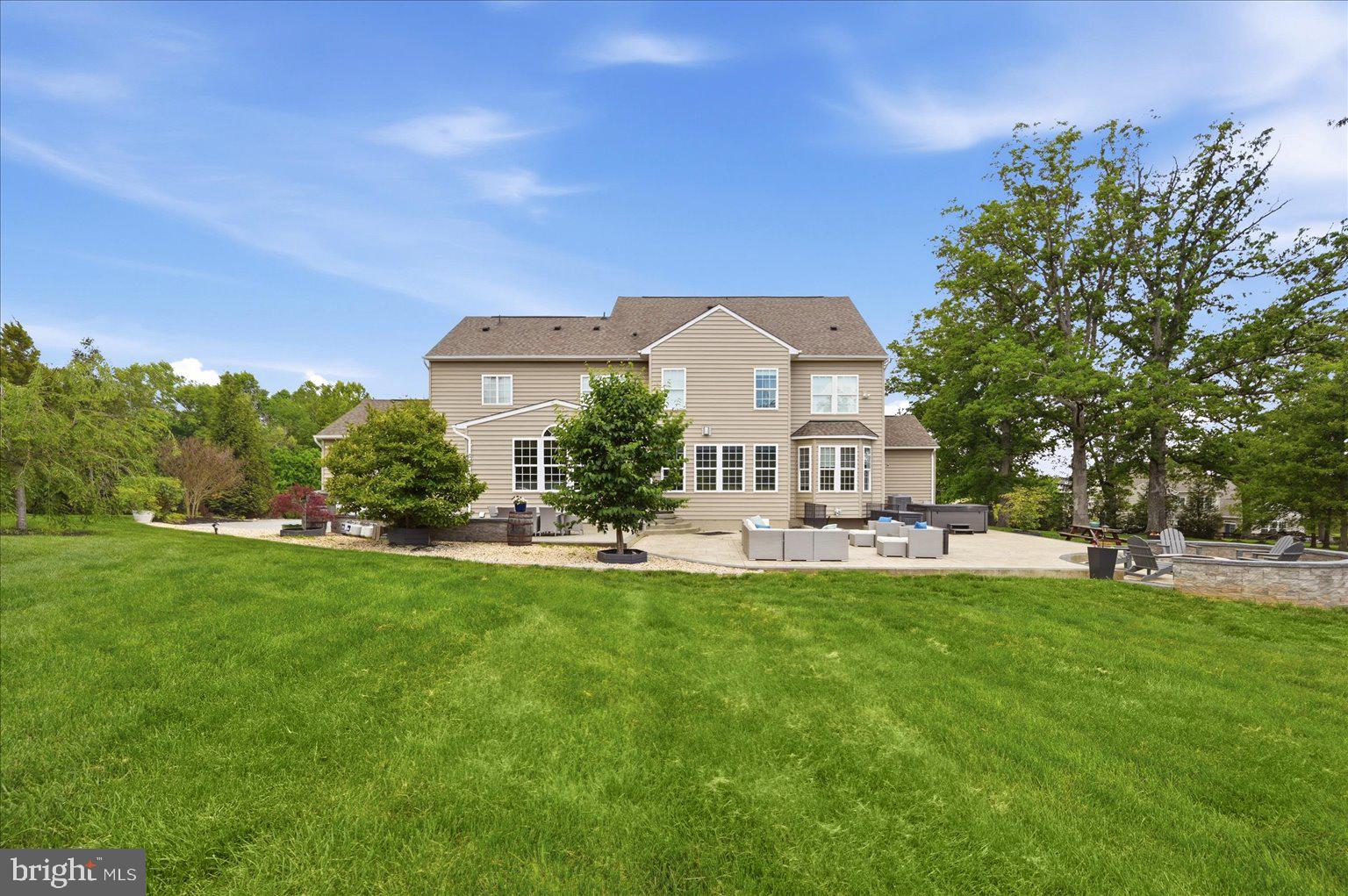 ESTATES @ CREIGHTON FARM - Residential