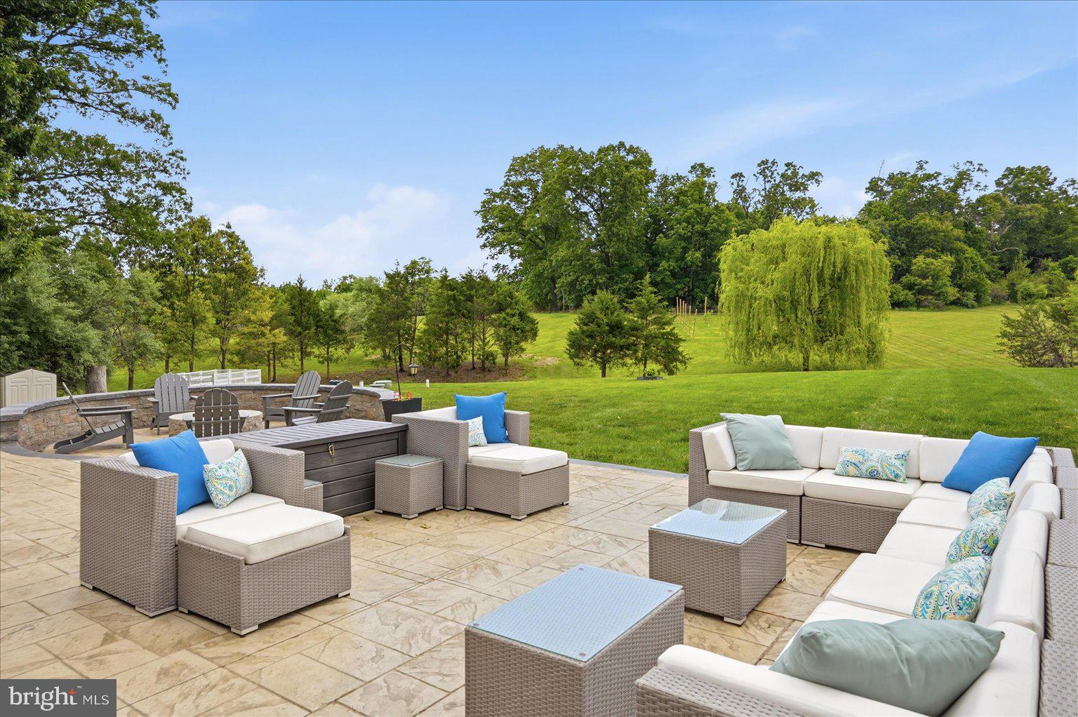 ESTATES @ CREIGHTON FARM - Residential