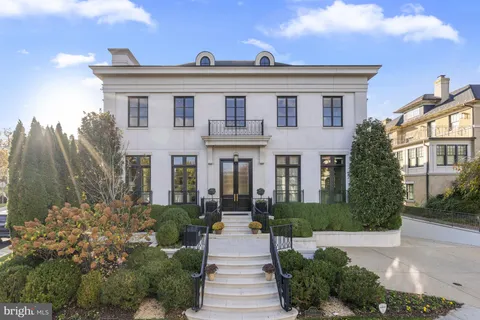 2109 Dunmore Lane NW, Washington, DC MLS: DCDC2169852