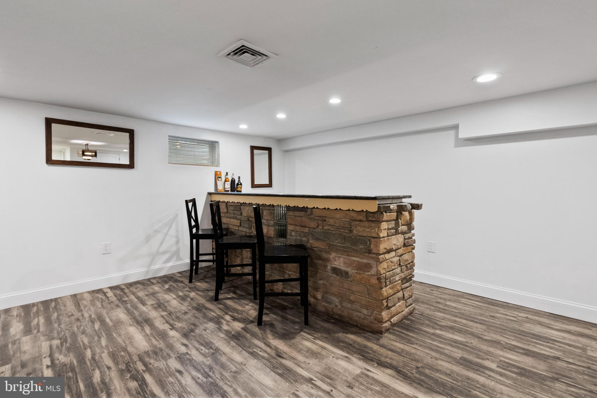 BELMONT TERR - Residential