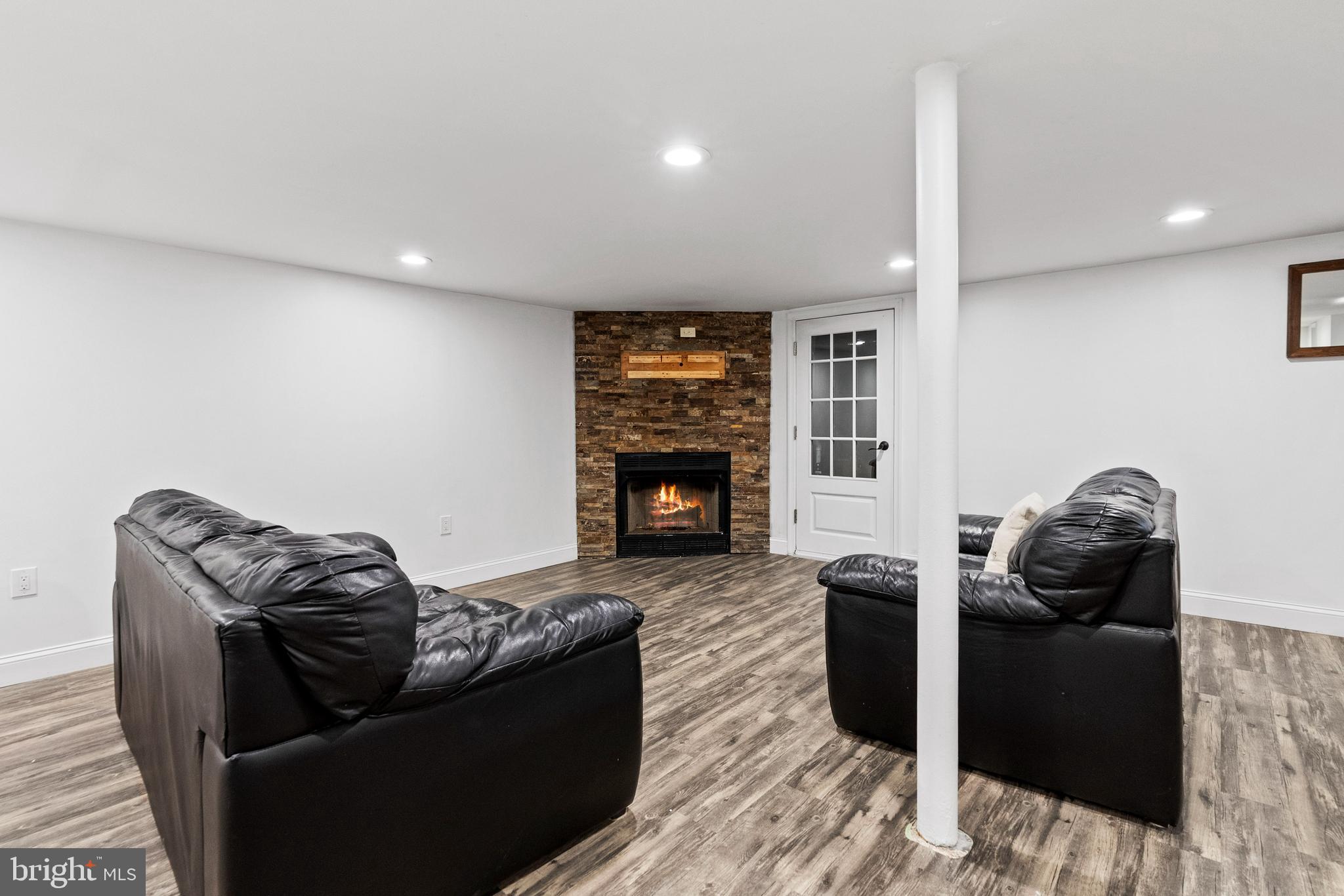 BELMONT TERR - Residential