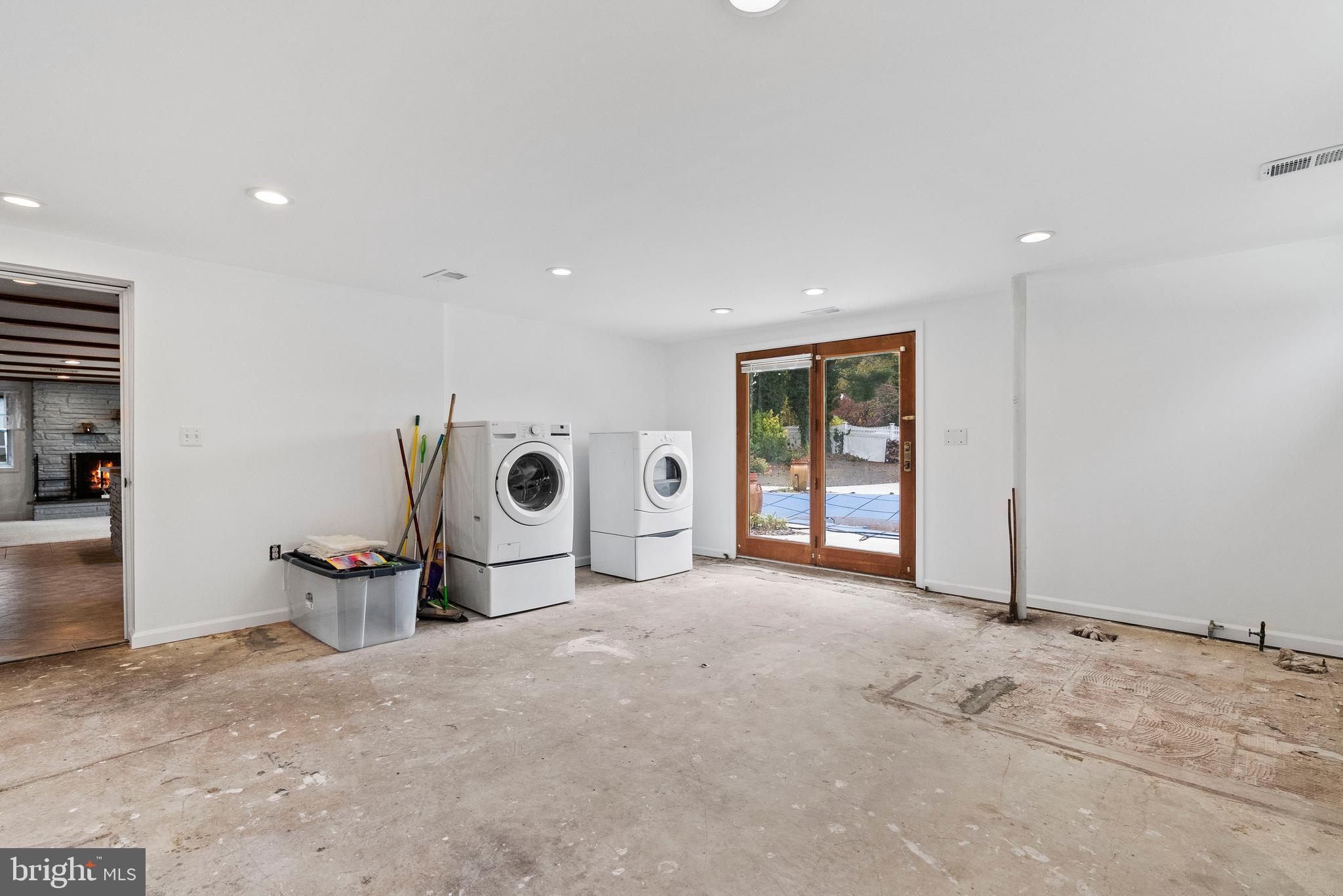 BELMONT TERR - Residential