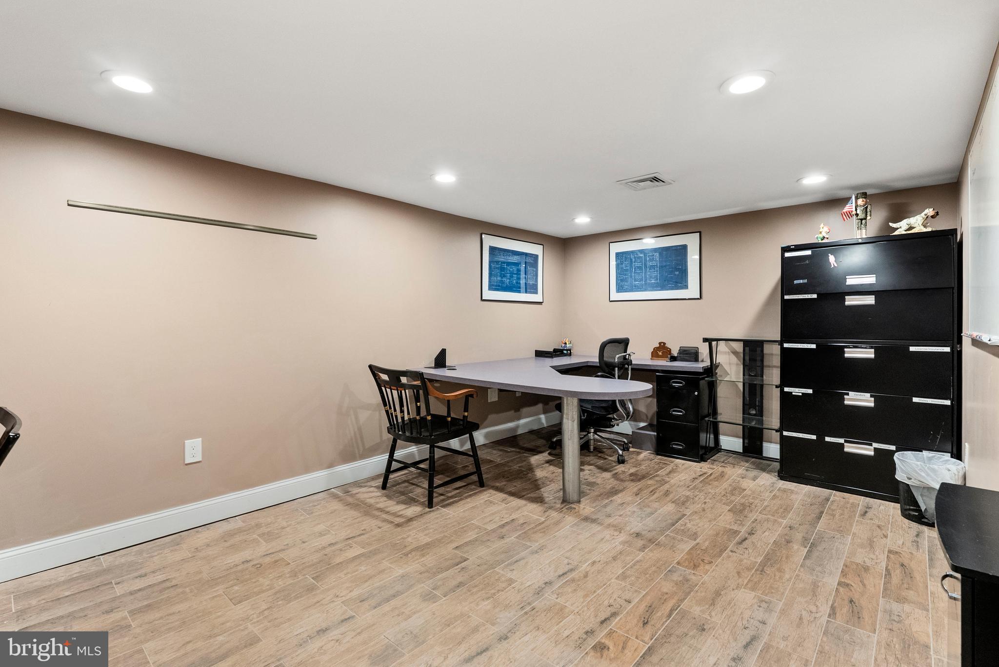 BELMONT TERR - Residential