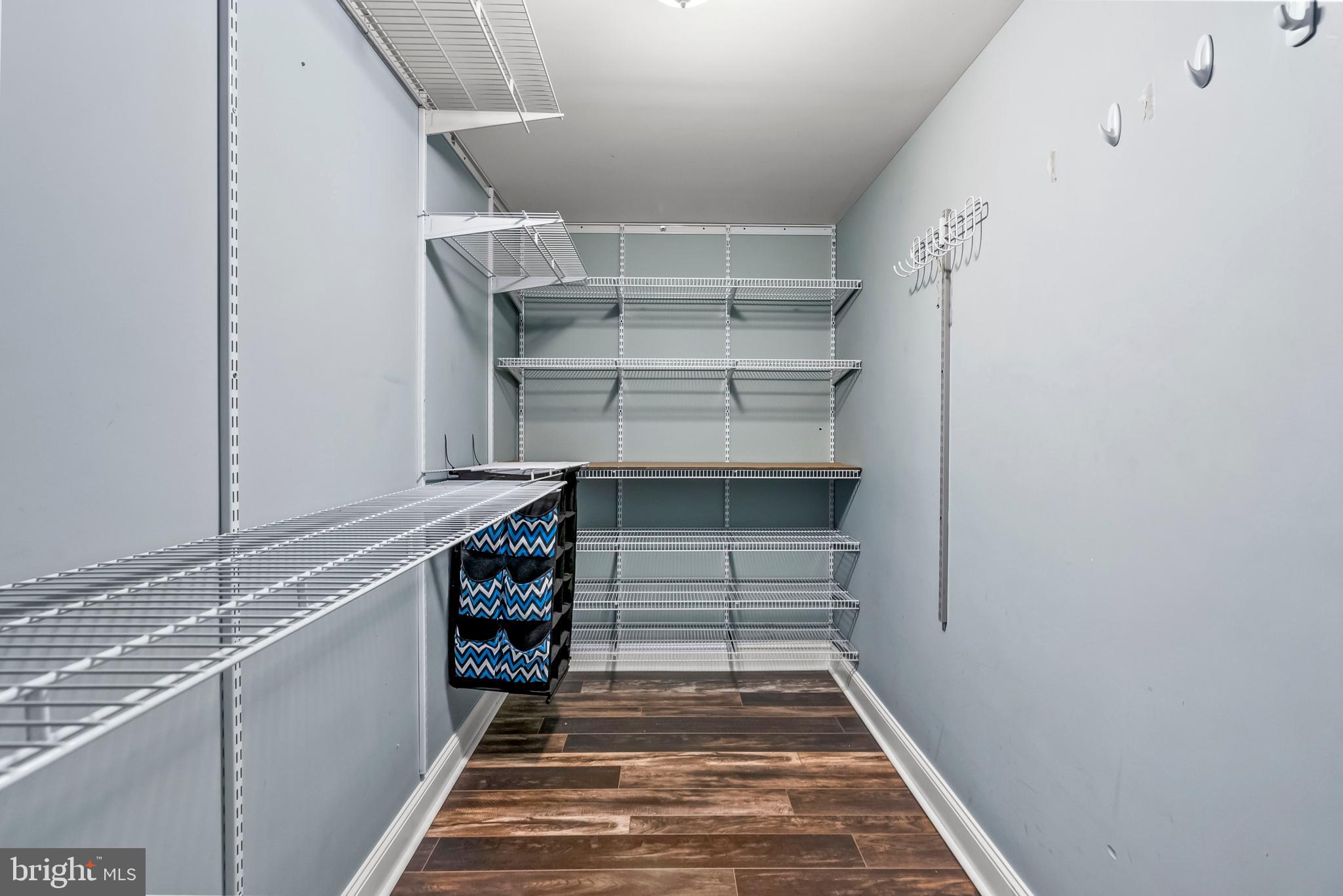 BELMONT TERR - Residential