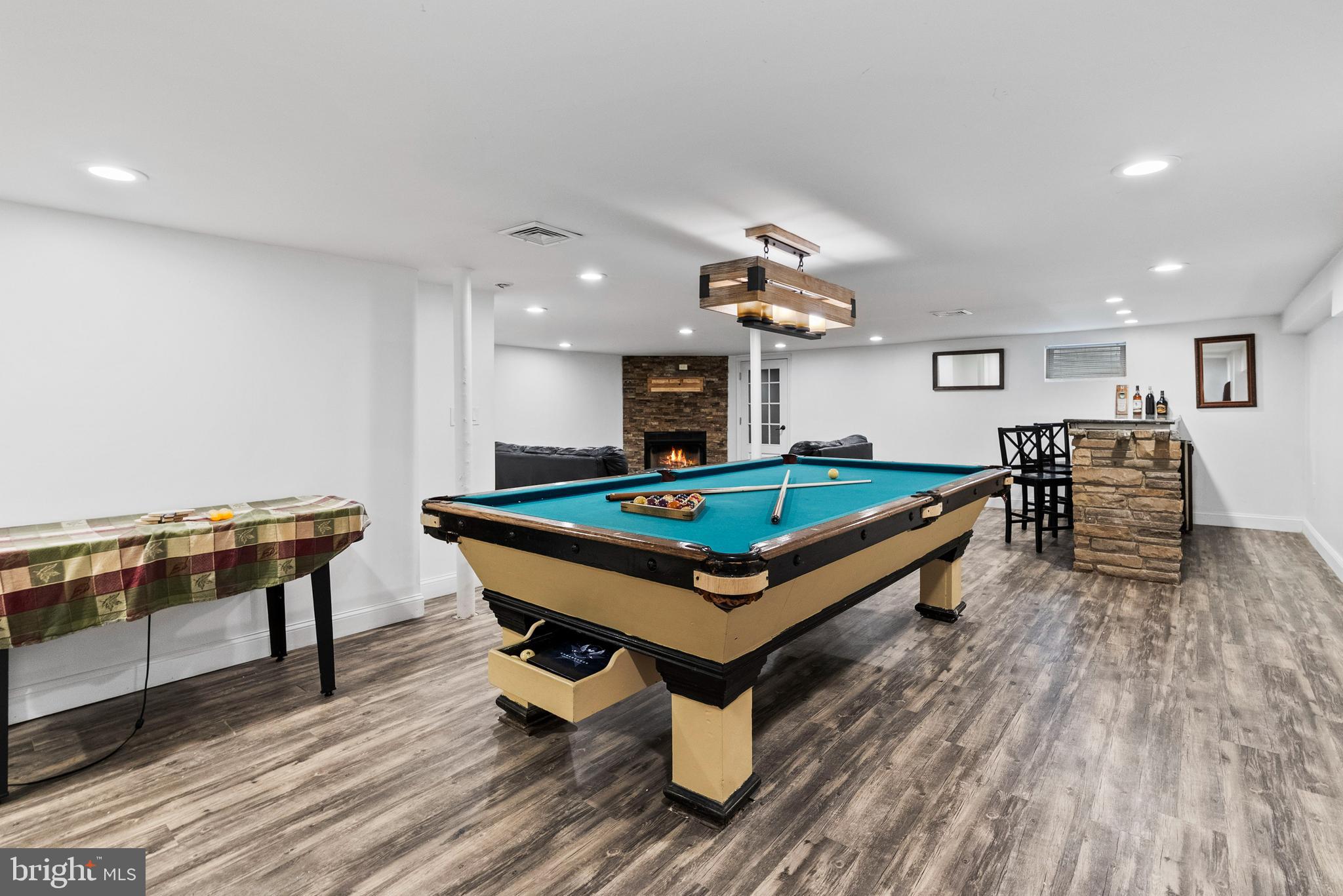 BELMONT TERR - Residential