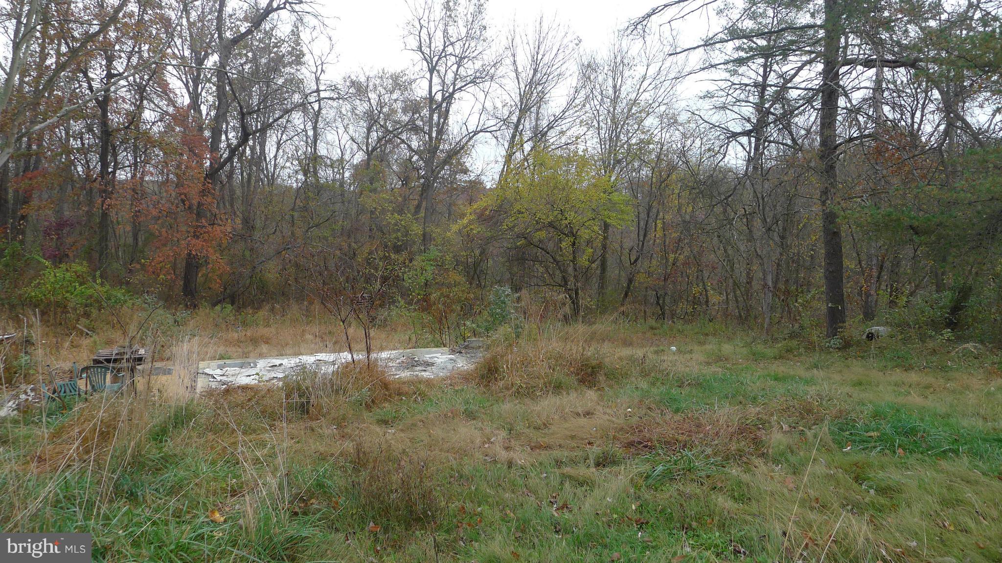 POTOMAC PARK ESTATES - Land