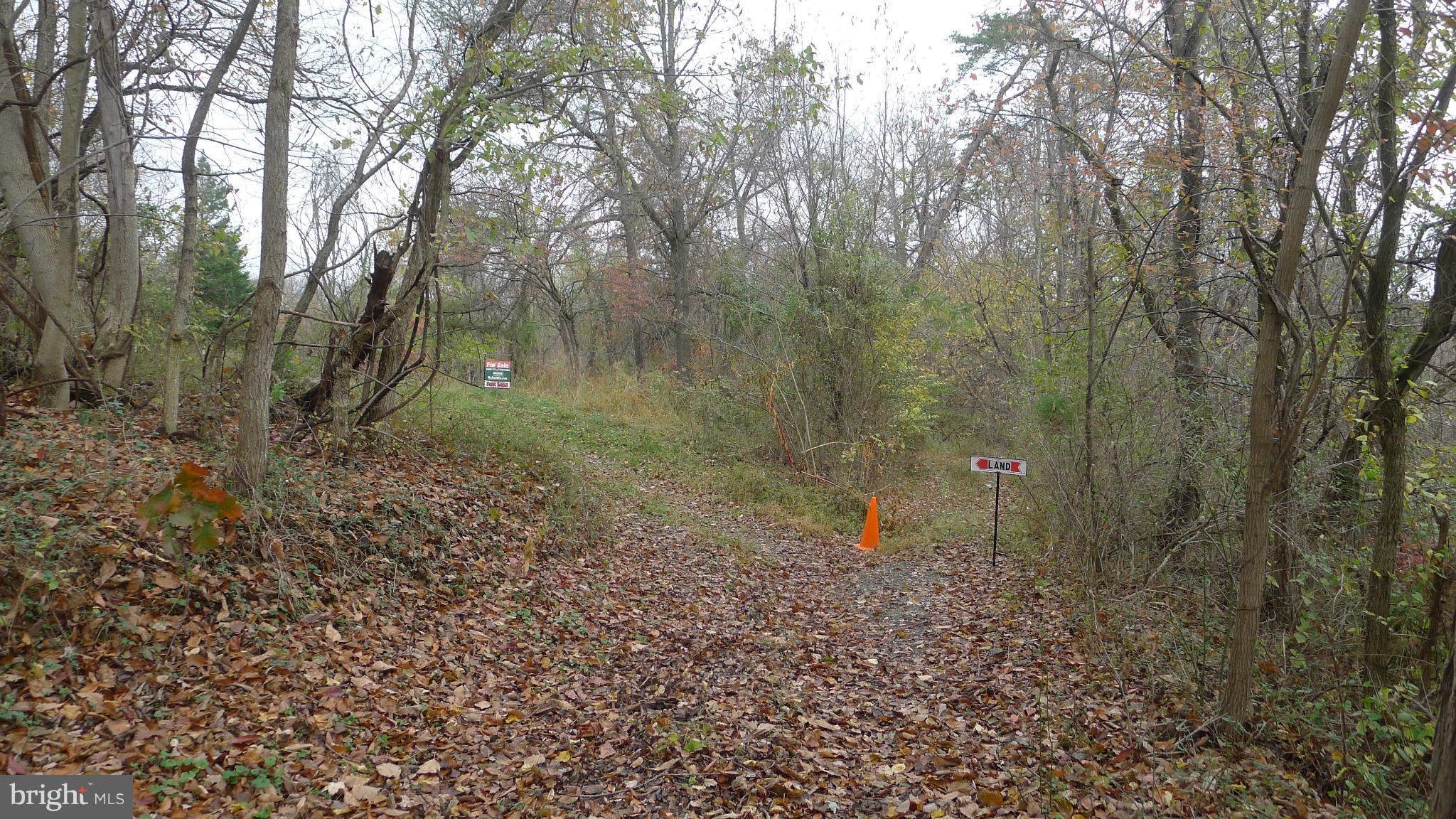 POTOMAC PARK ESTATES - Land