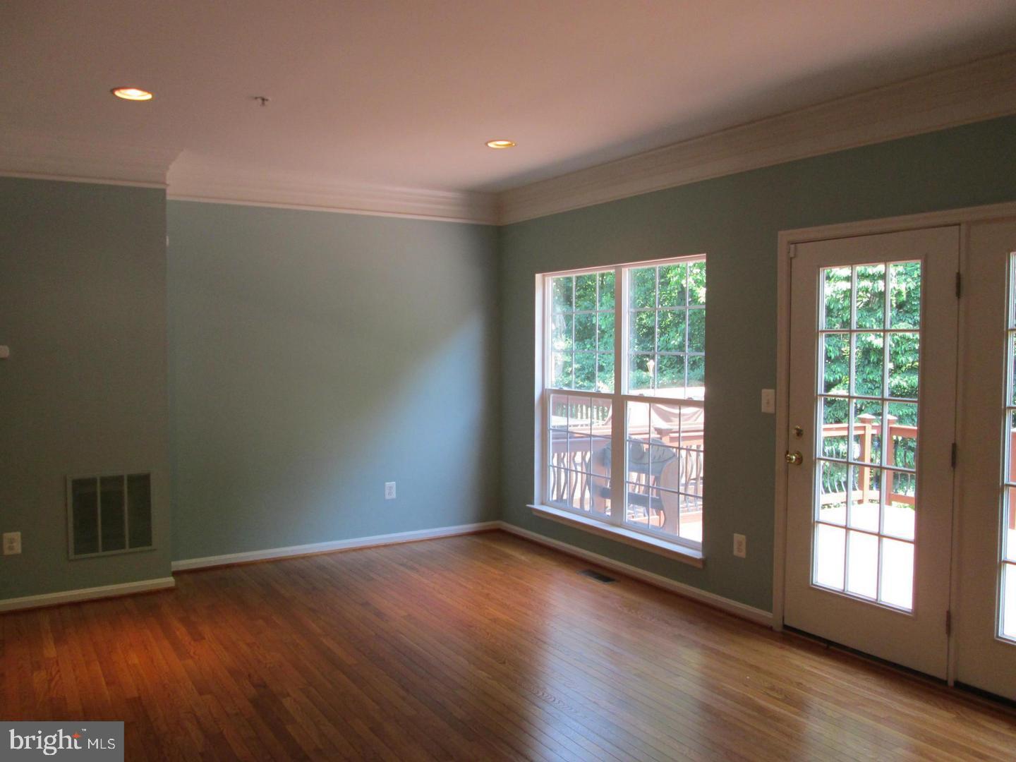 SENECA VIEW ESTATES - Residential Lease