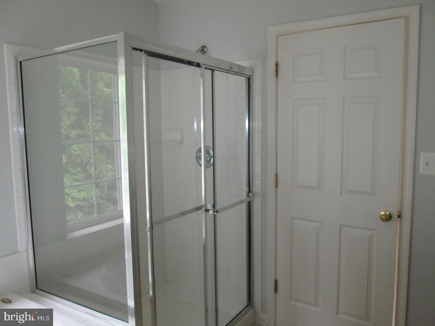 SENECA VIEW ESTATES - Residential Lease