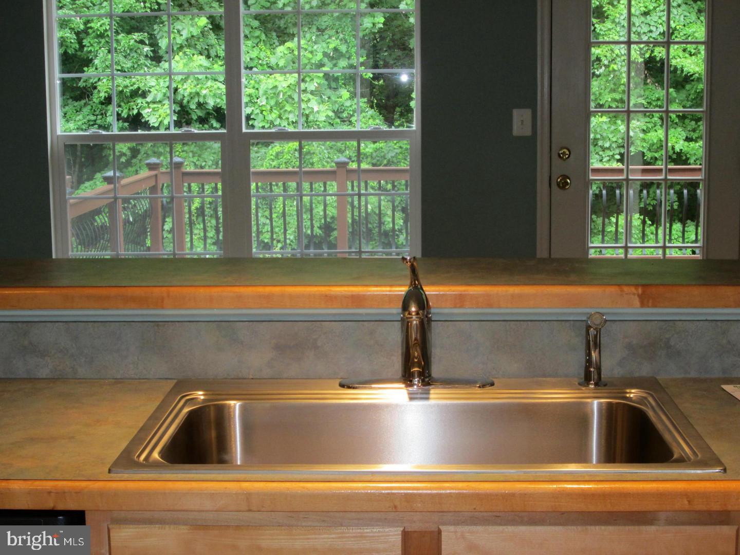 SENECA VIEW ESTATES - Residential Lease