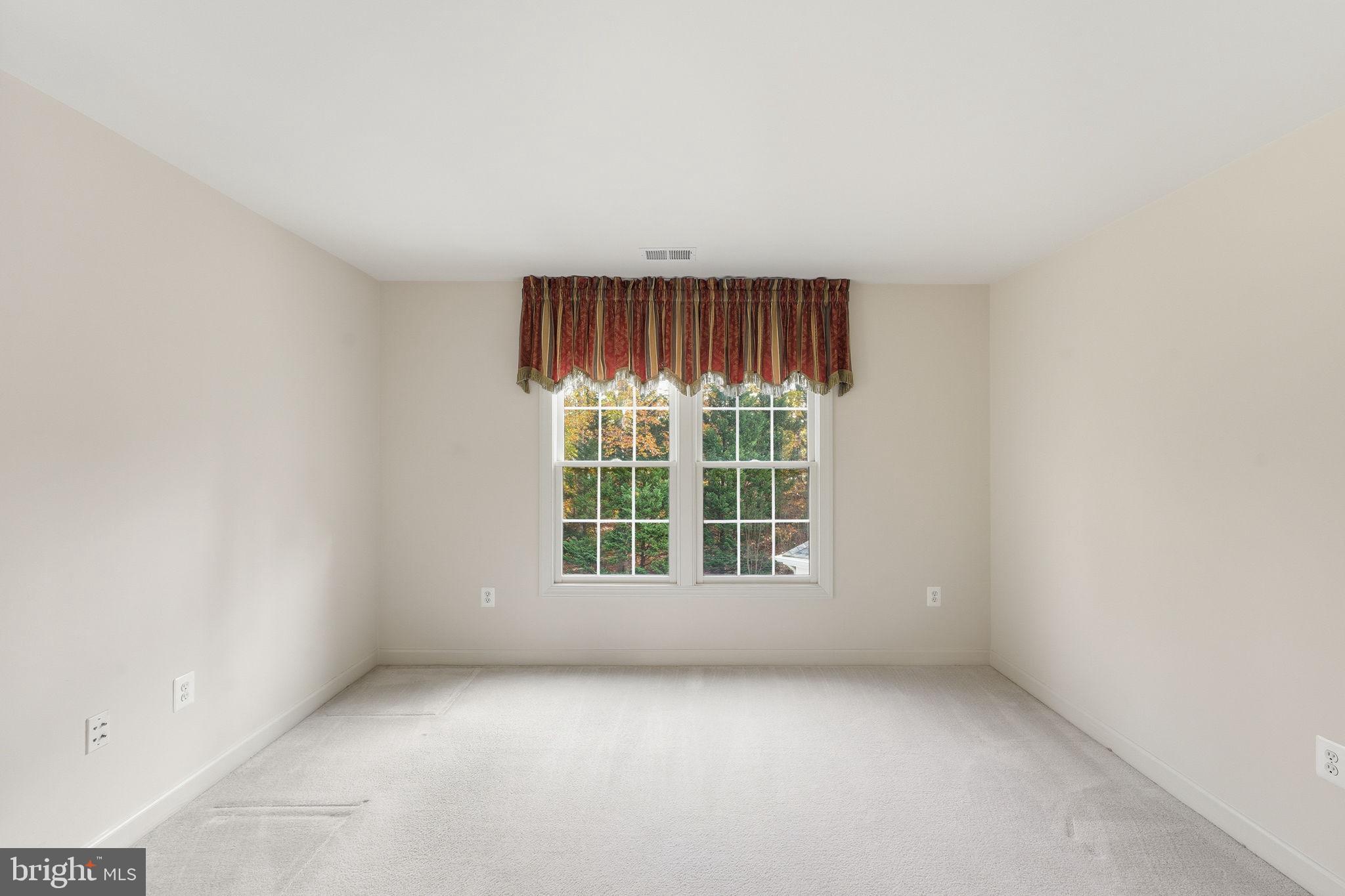 ESTATES AT ROSELAND - Residential