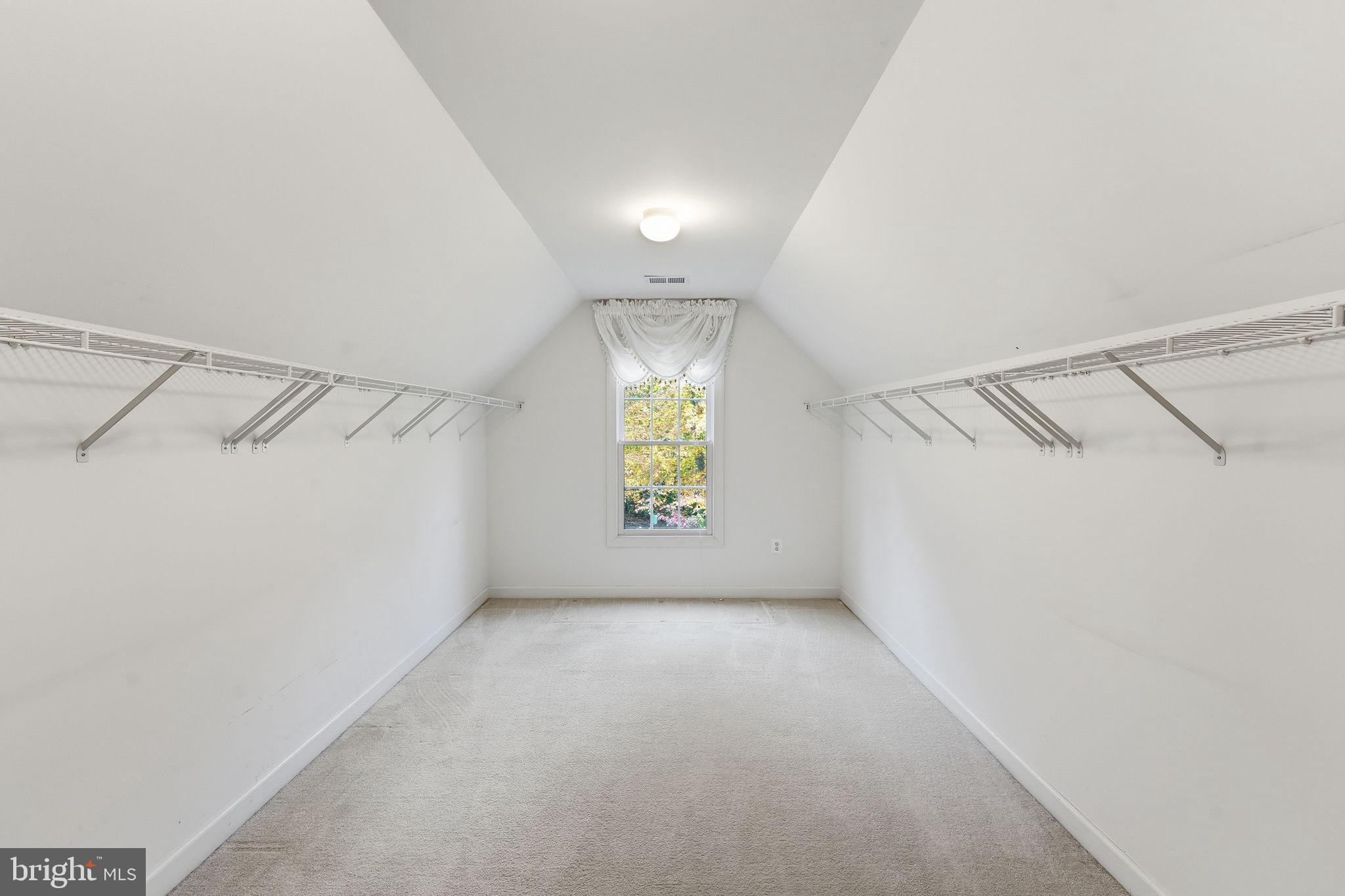 ESTATES AT ROSELAND - Residential