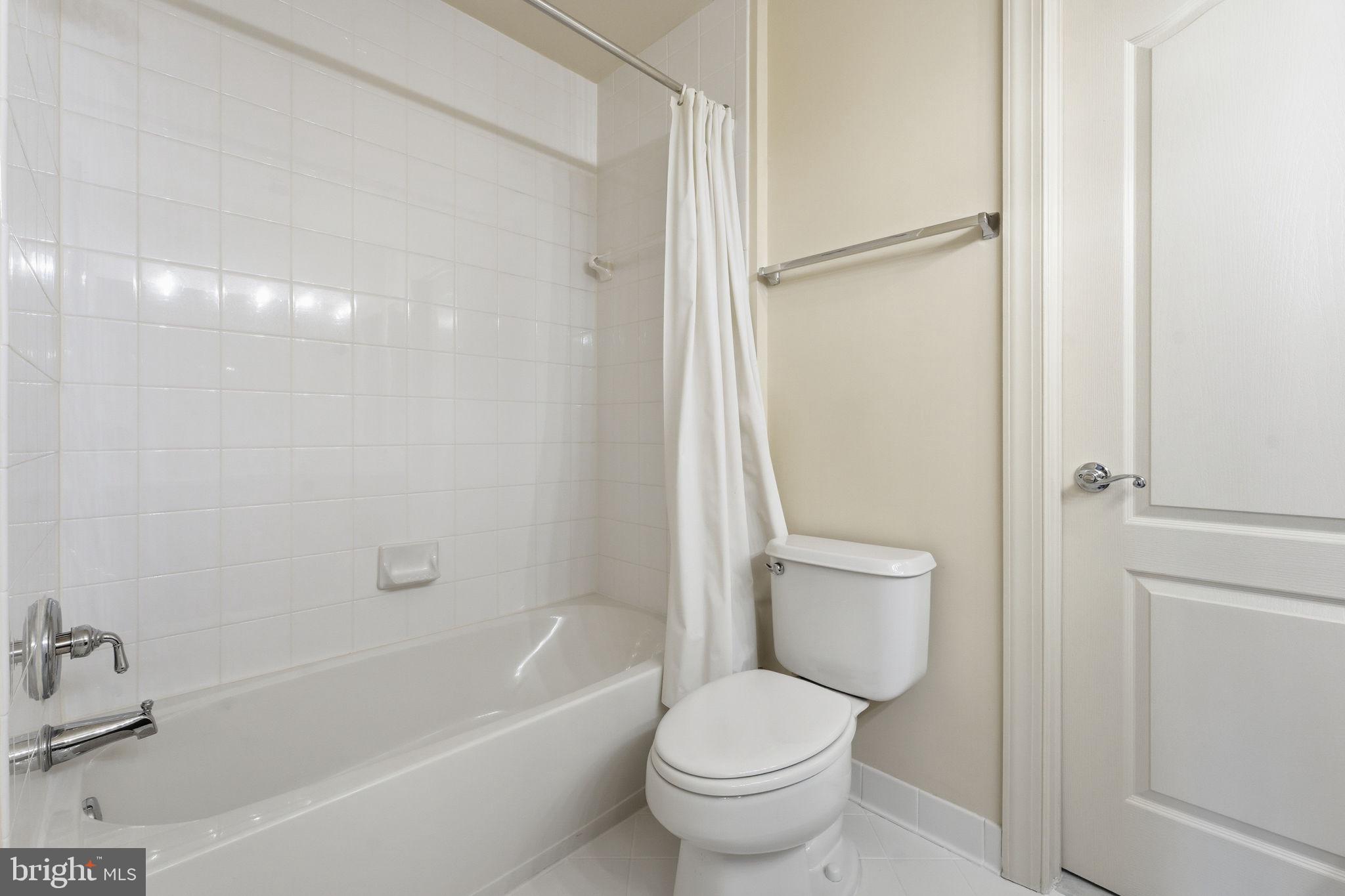 ESTATES AT ROSELAND - Residential