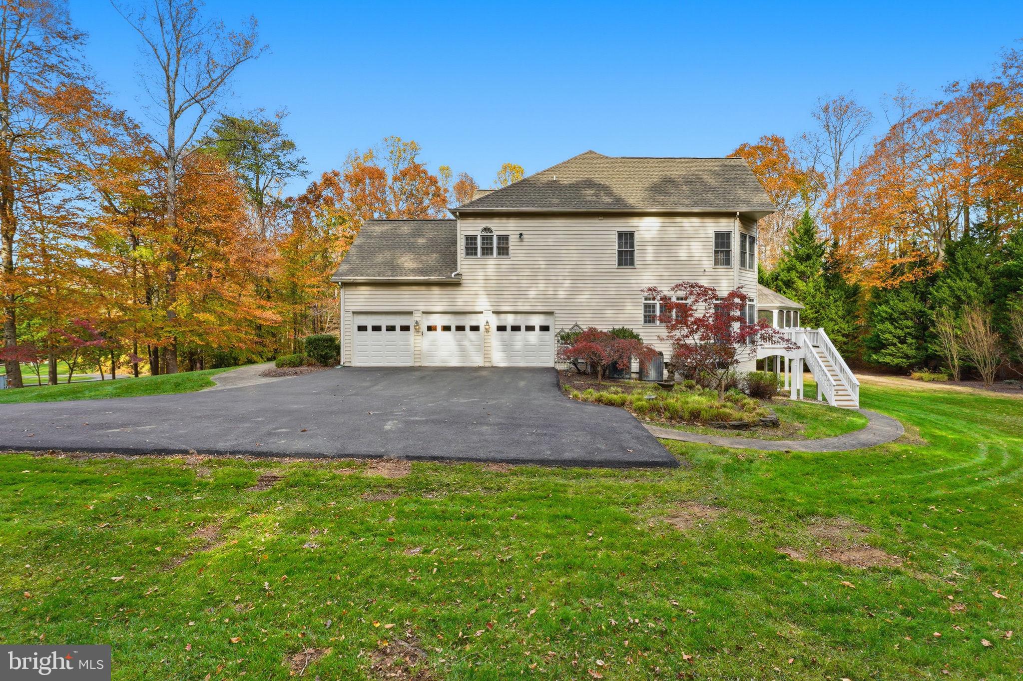 ESTATES AT ROSELAND - Residential