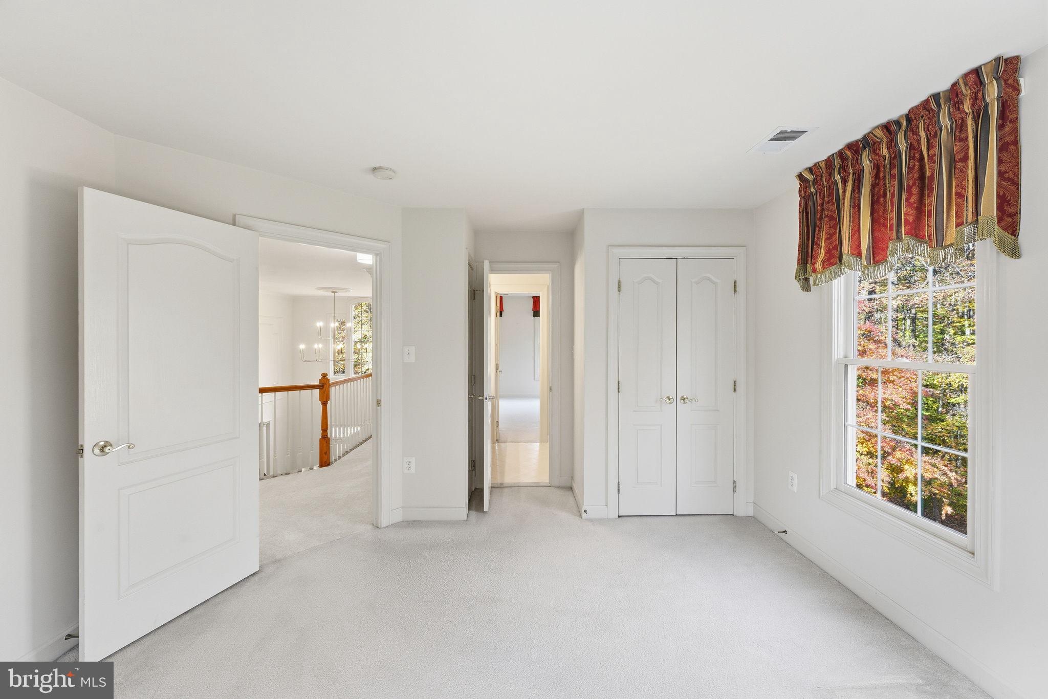 ESTATES AT ROSELAND - Residential