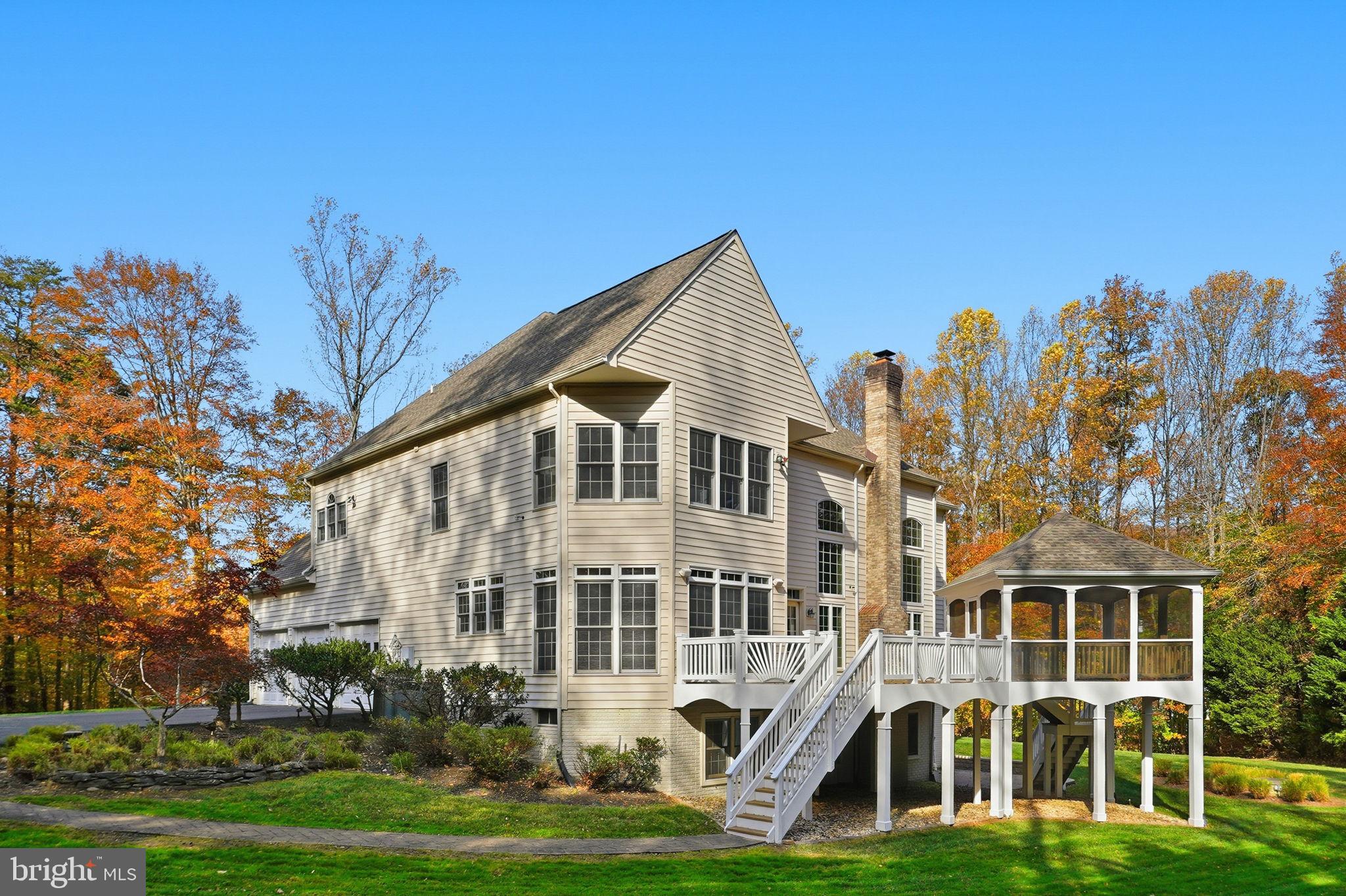 ESTATES AT ROSELAND - Residential