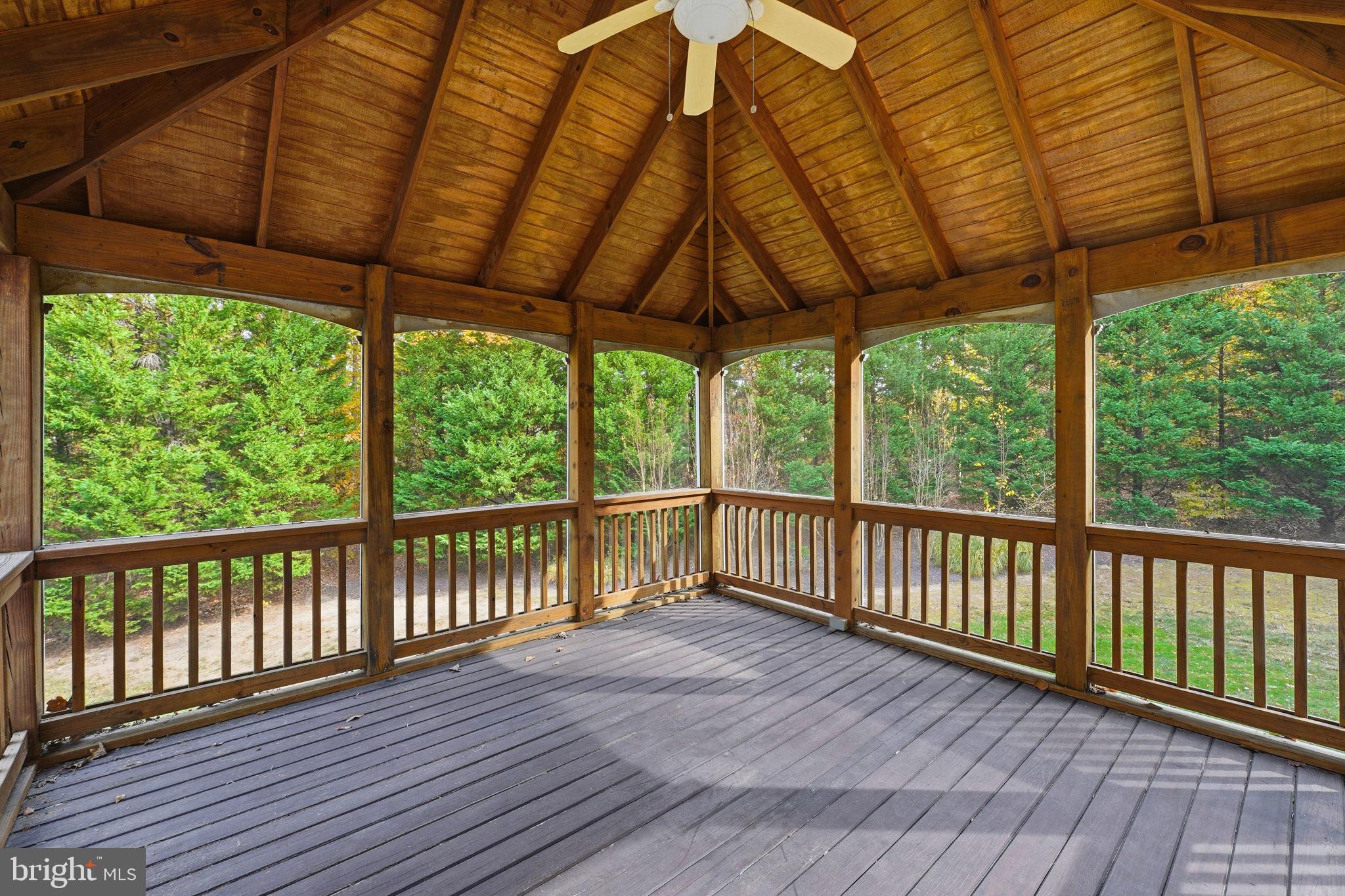 ESTATES AT ROSELAND - Residential