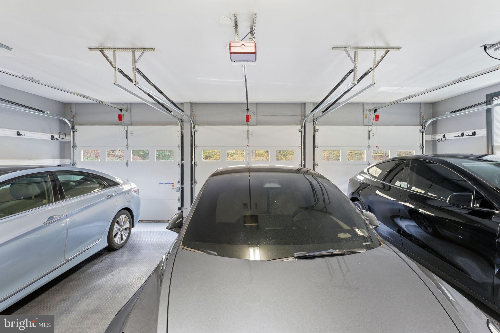 ESTATES AT ROSELAND - Residential