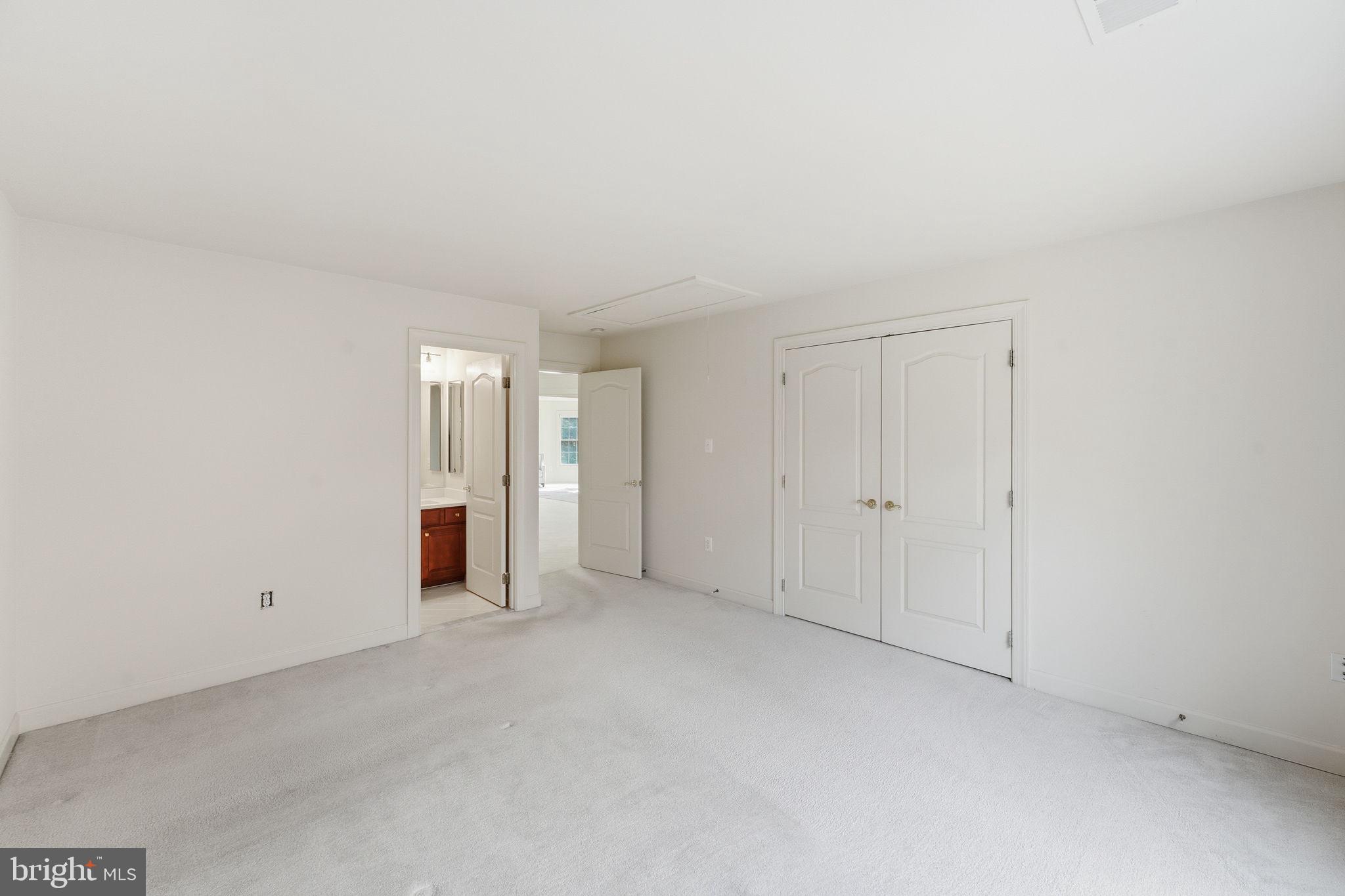 ESTATES AT ROSELAND - Residential