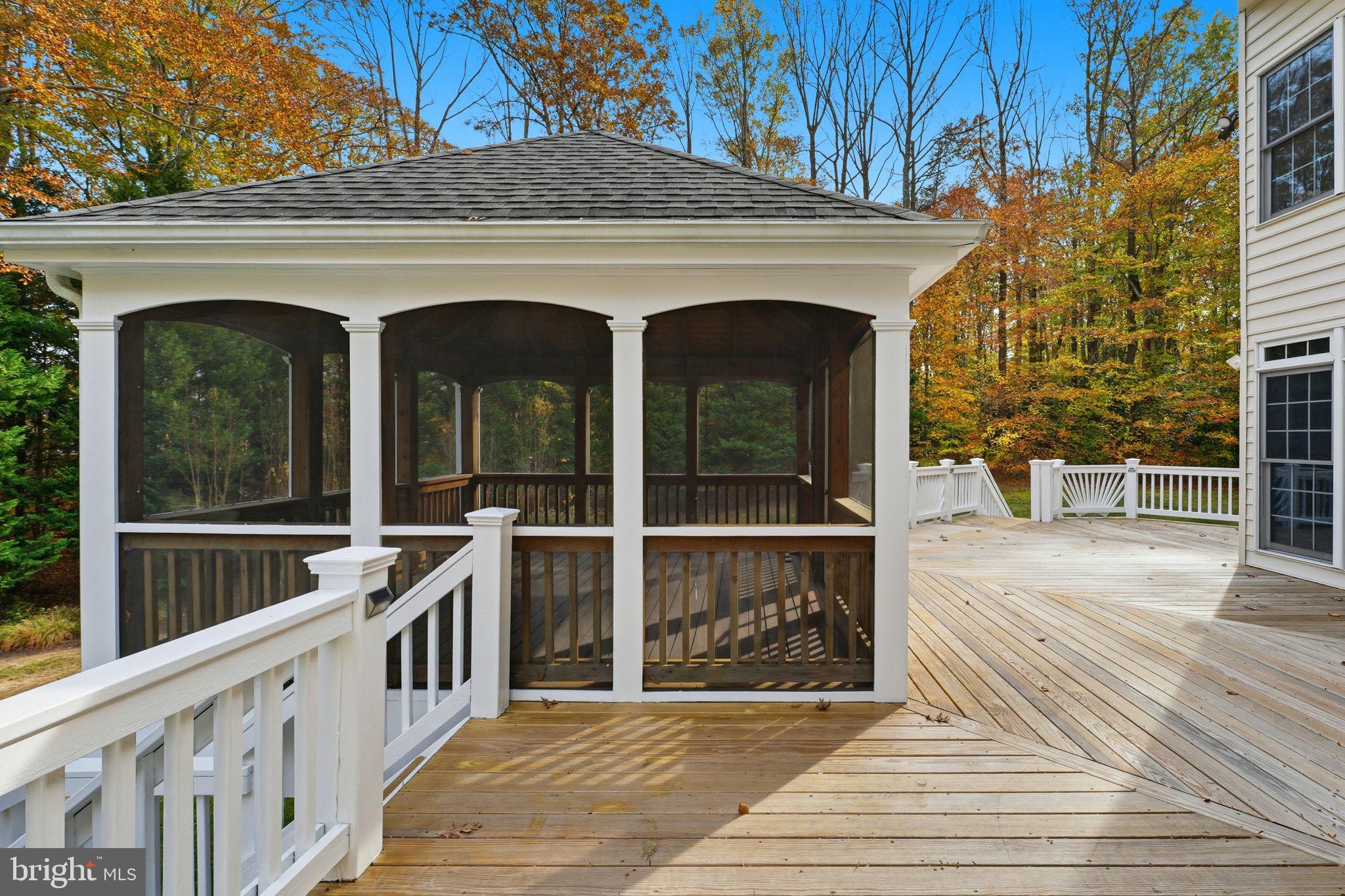 ESTATES AT ROSELAND - Residential