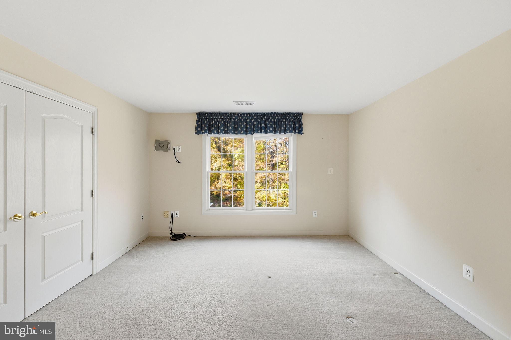 ESTATES AT ROSELAND - Residential