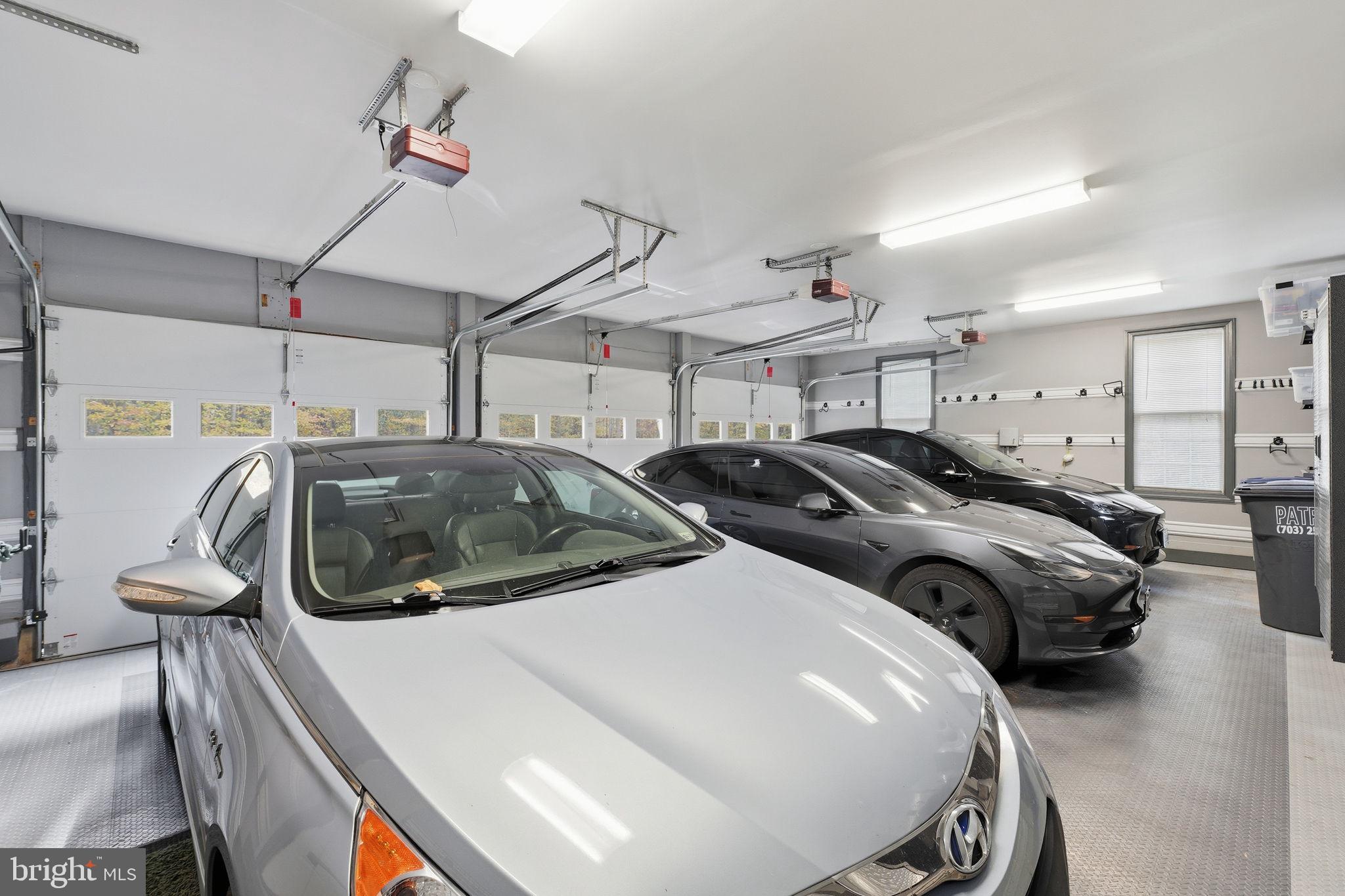 ESTATES AT ROSELAND - Residential