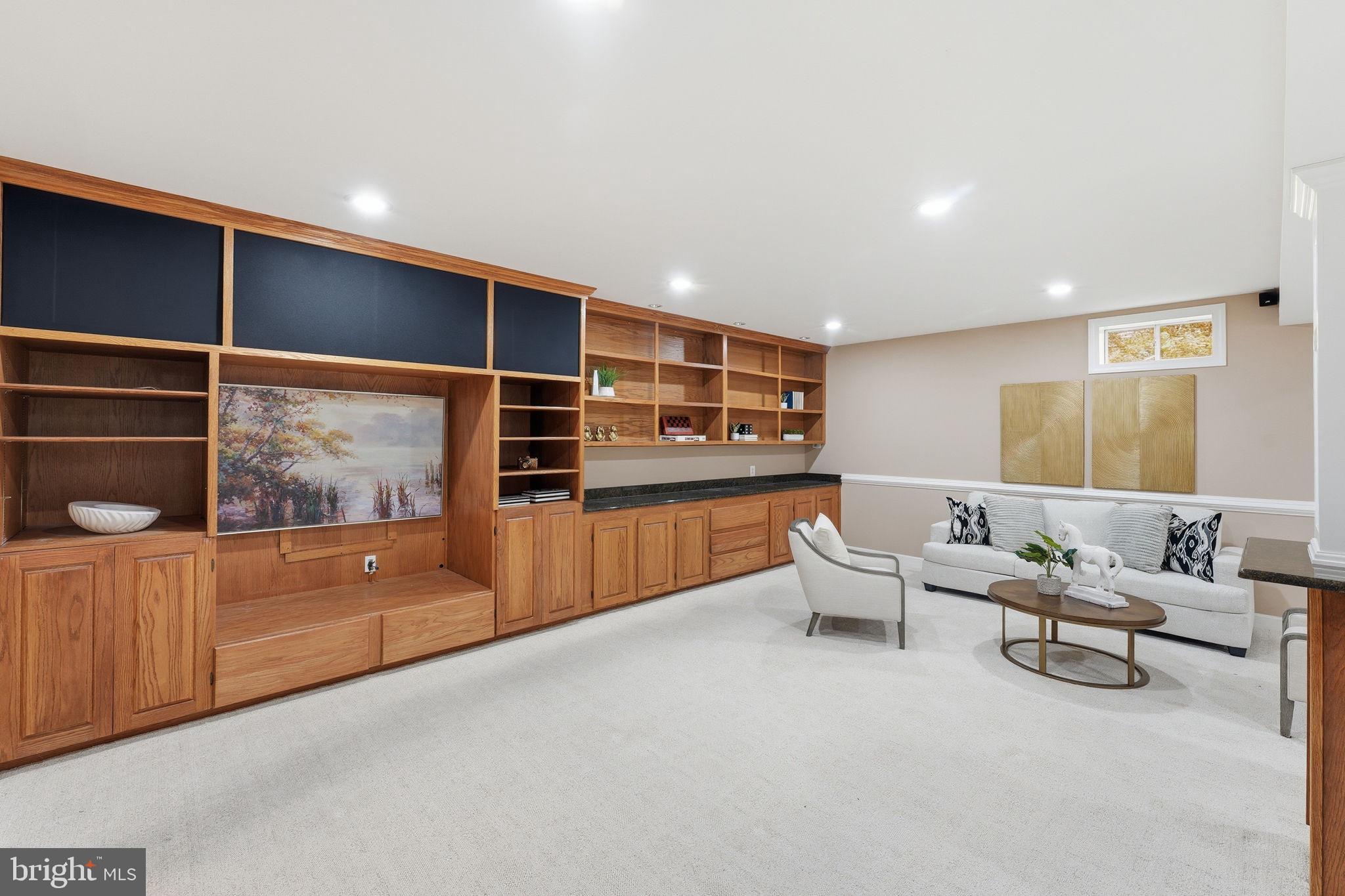 ESTATES AT ROSELAND - Residential