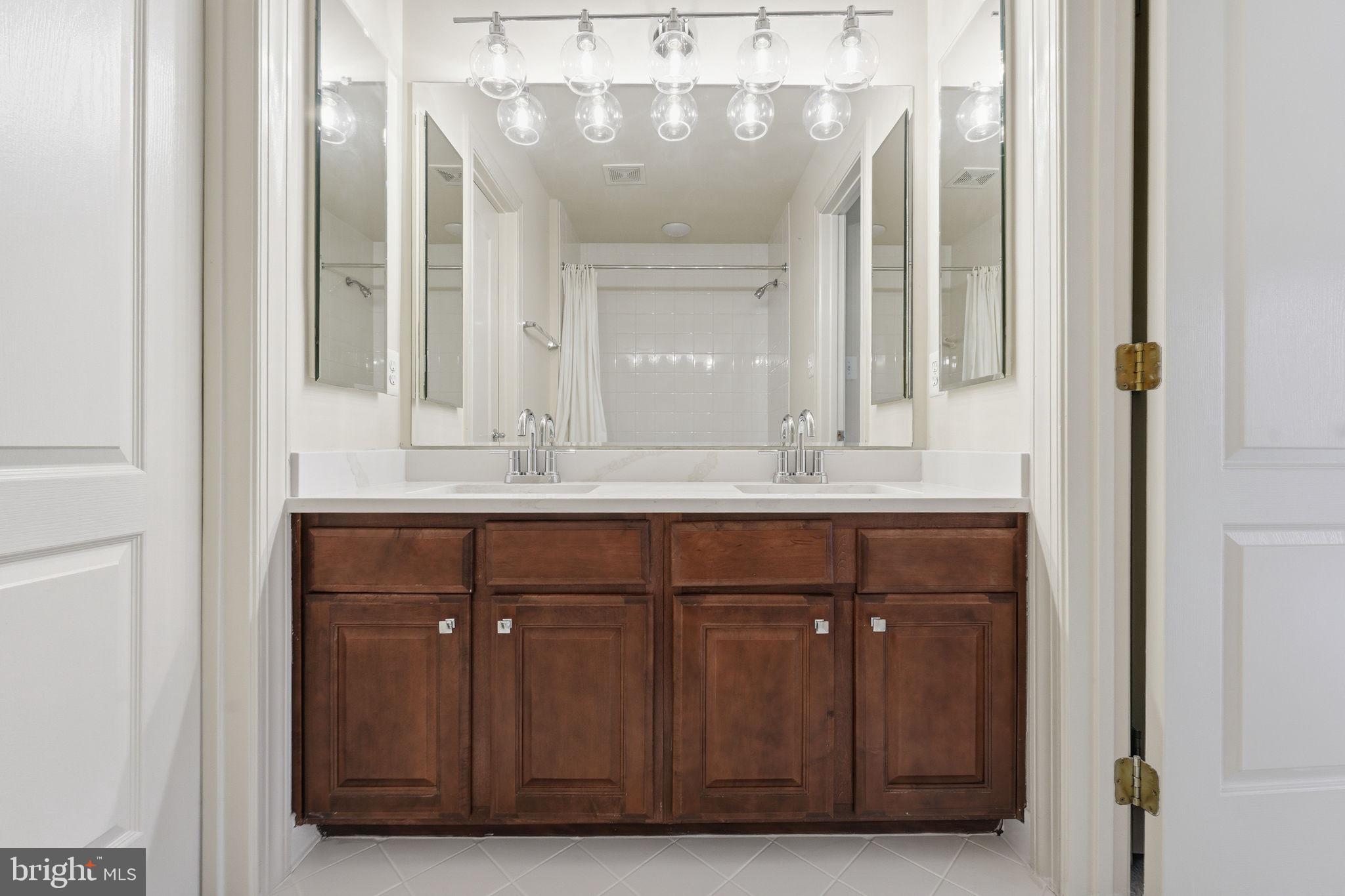 ESTATES AT ROSELAND - Residential