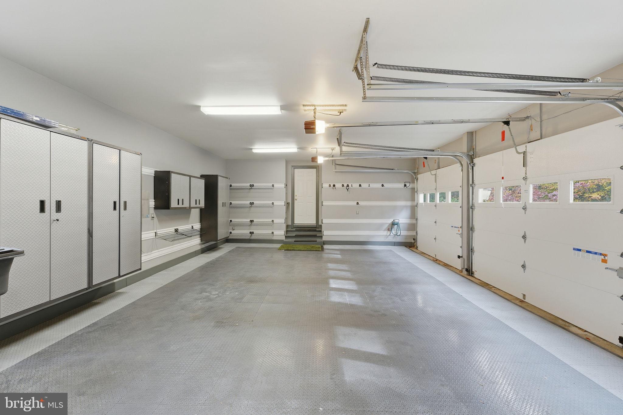 ESTATES AT ROSELAND - Residential