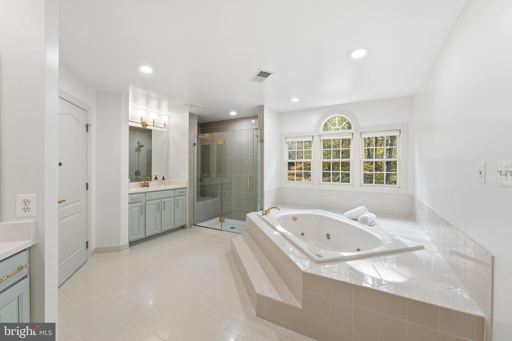 ESTATES AT ROSELAND - Residential