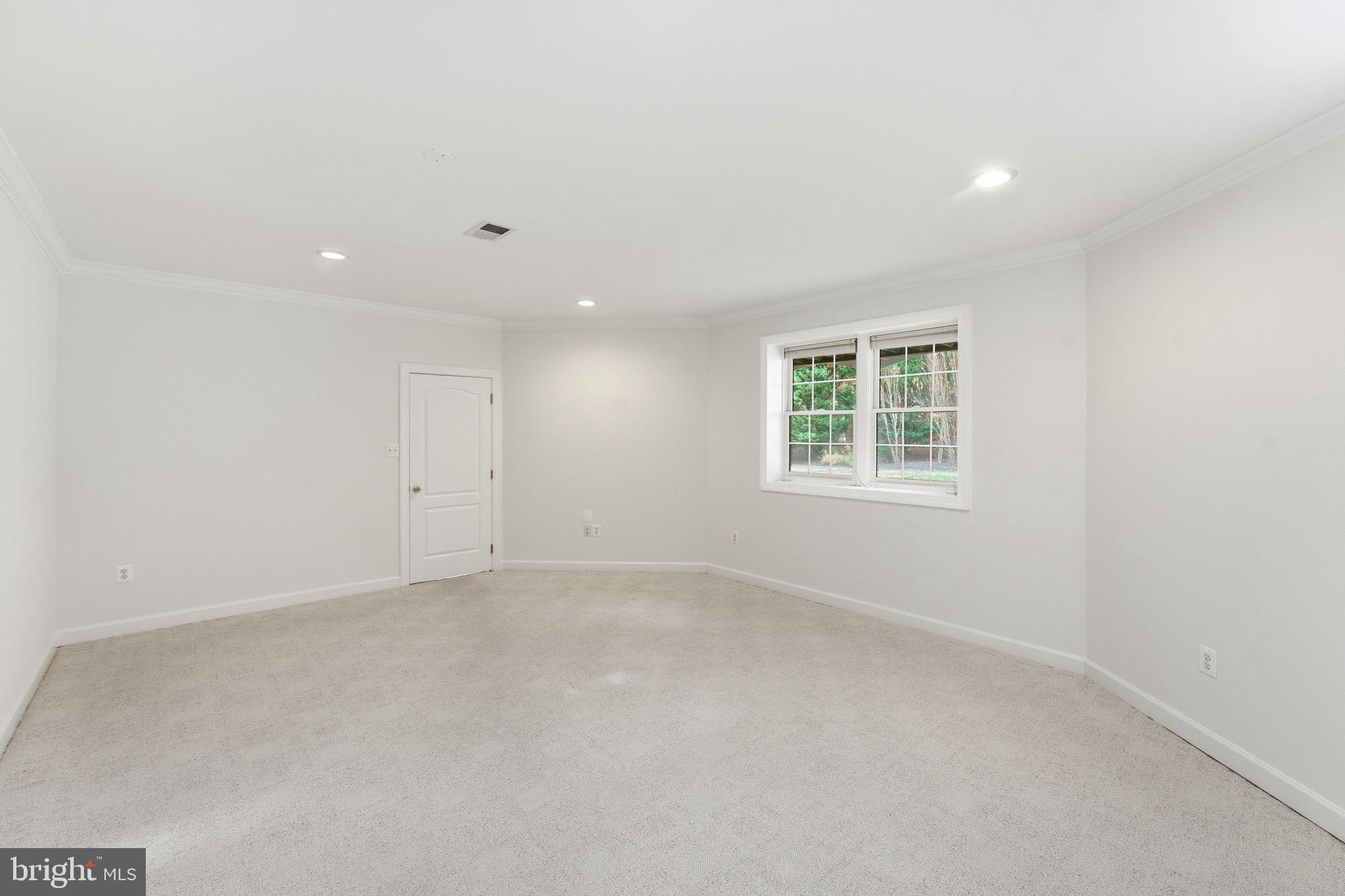 ESTATES AT ROSELAND - Residential