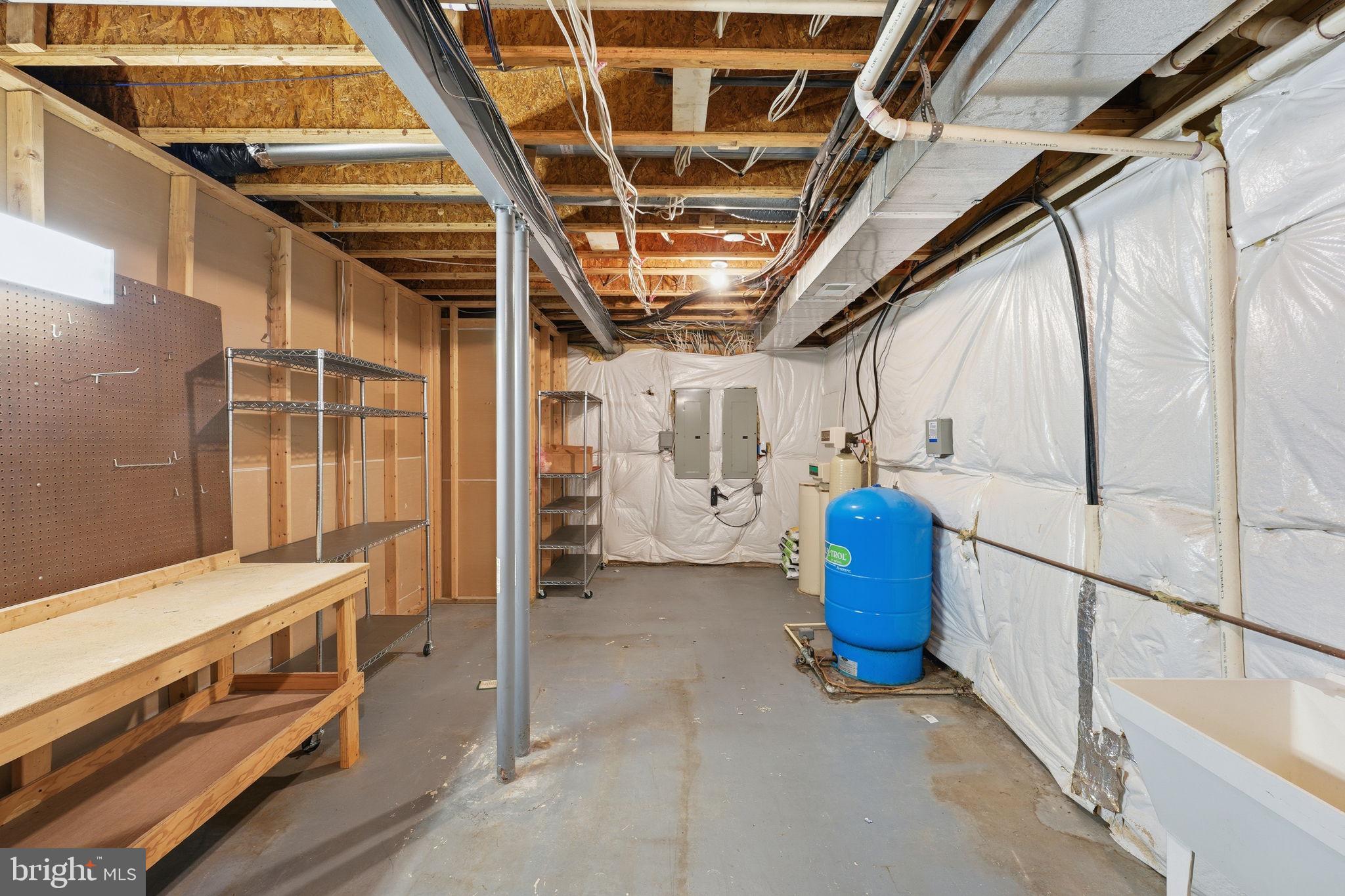 ESTATES AT ROSELAND - Residential