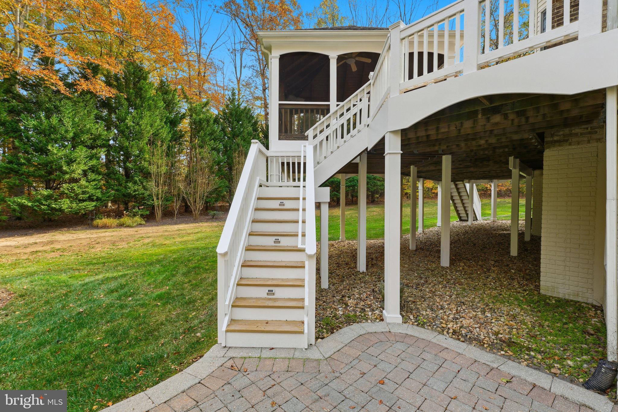 ESTATES AT ROSELAND - Residential