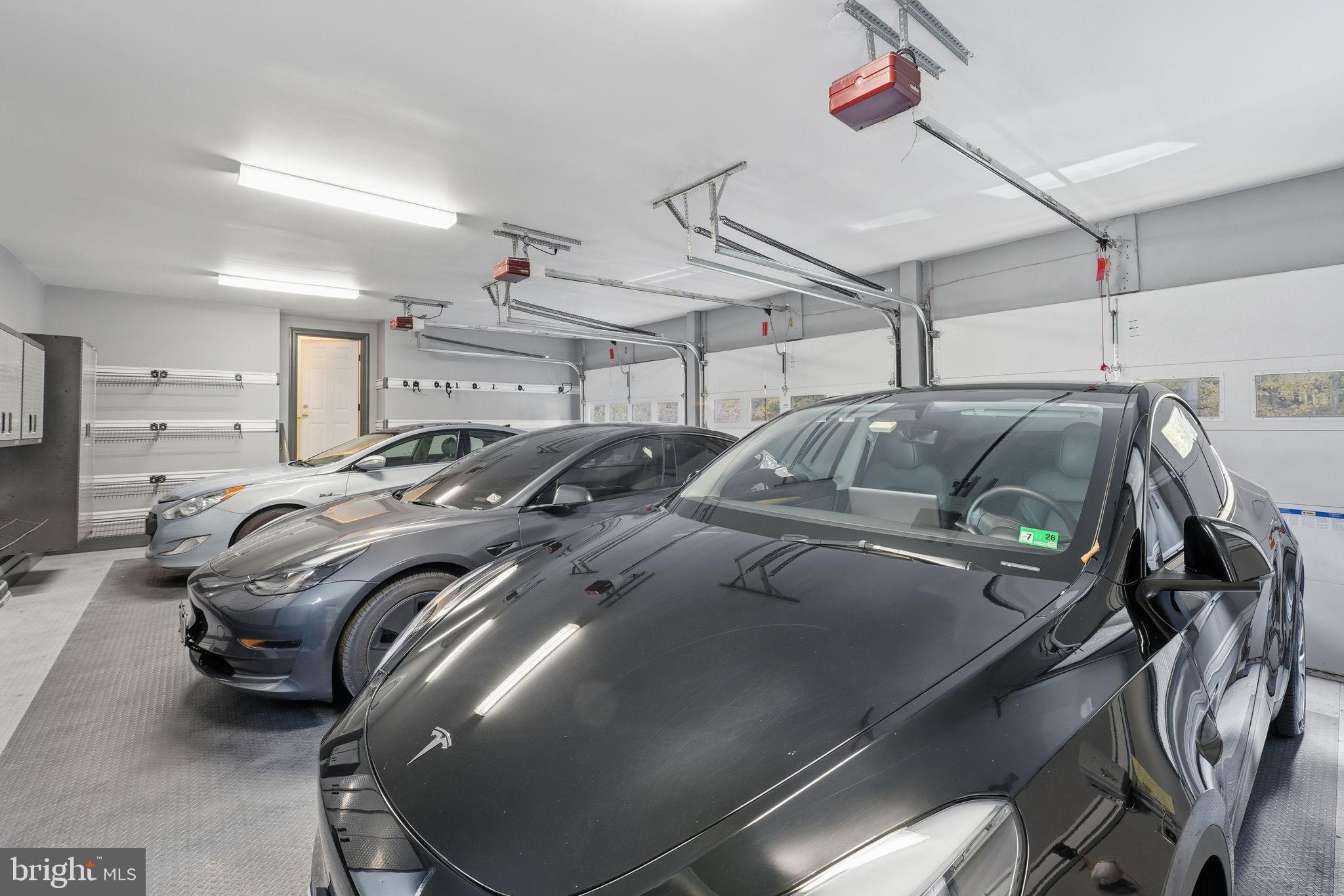 ESTATES AT ROSELAND - Residential