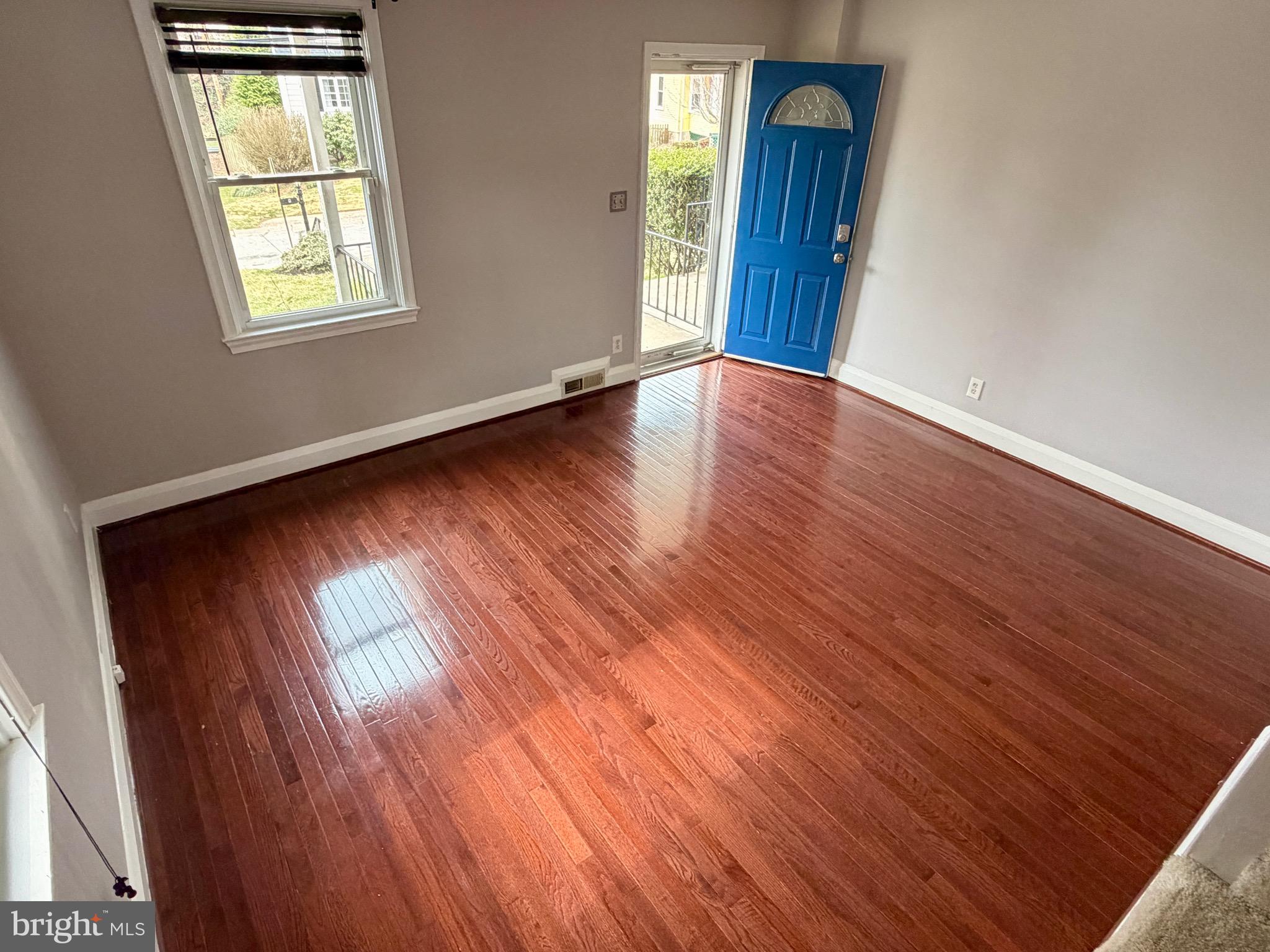 LAKE WALKER - Residential