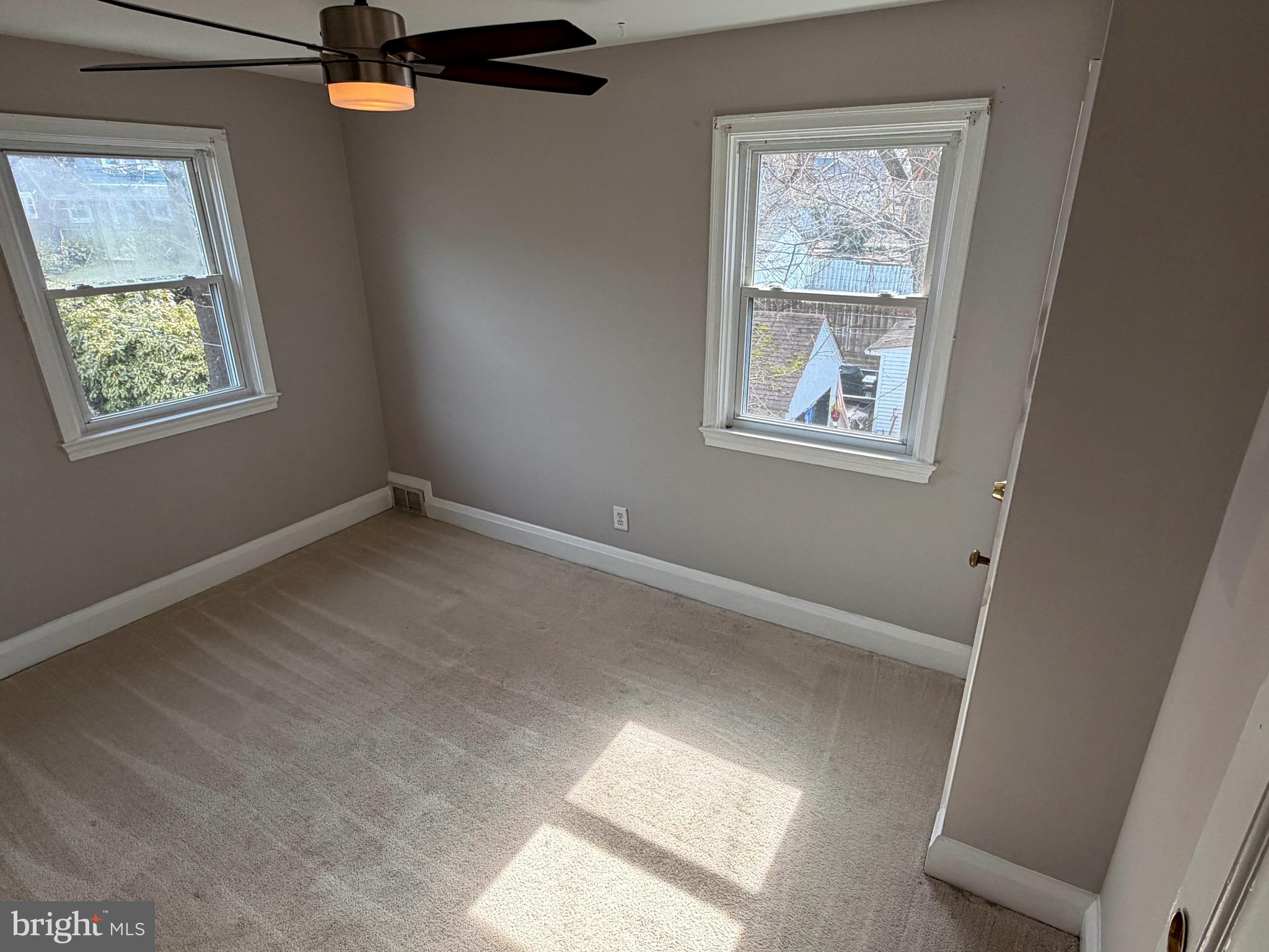 LAKE WALKER - Residential