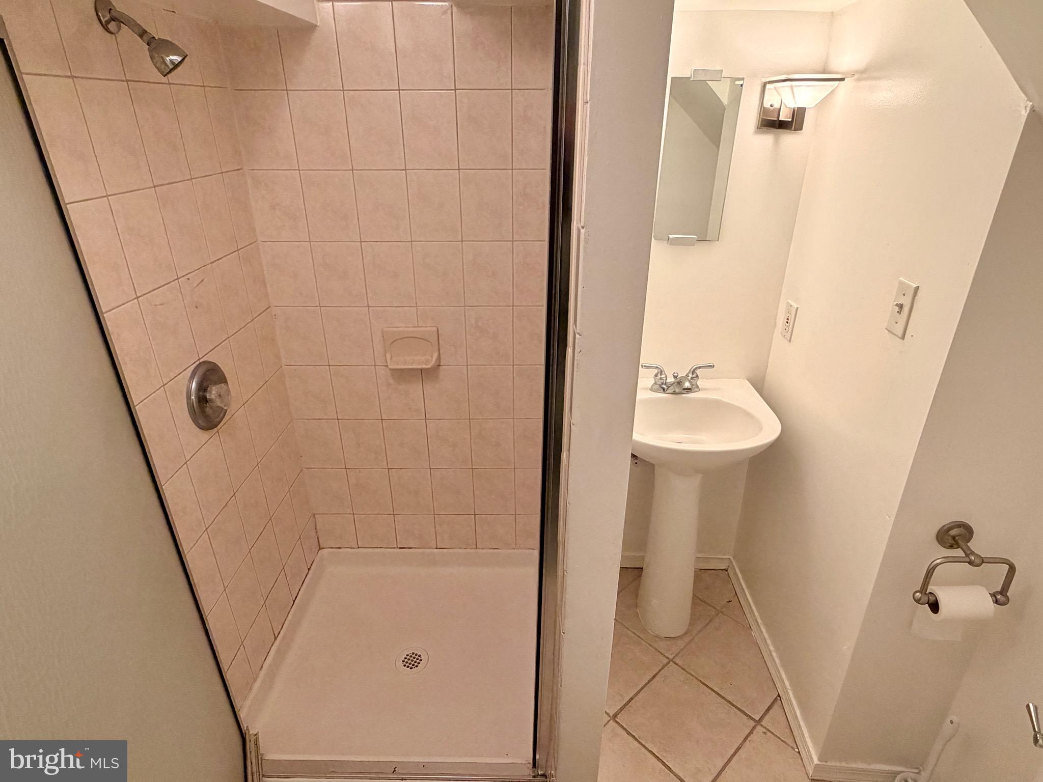 LAKE WALKER - Residential