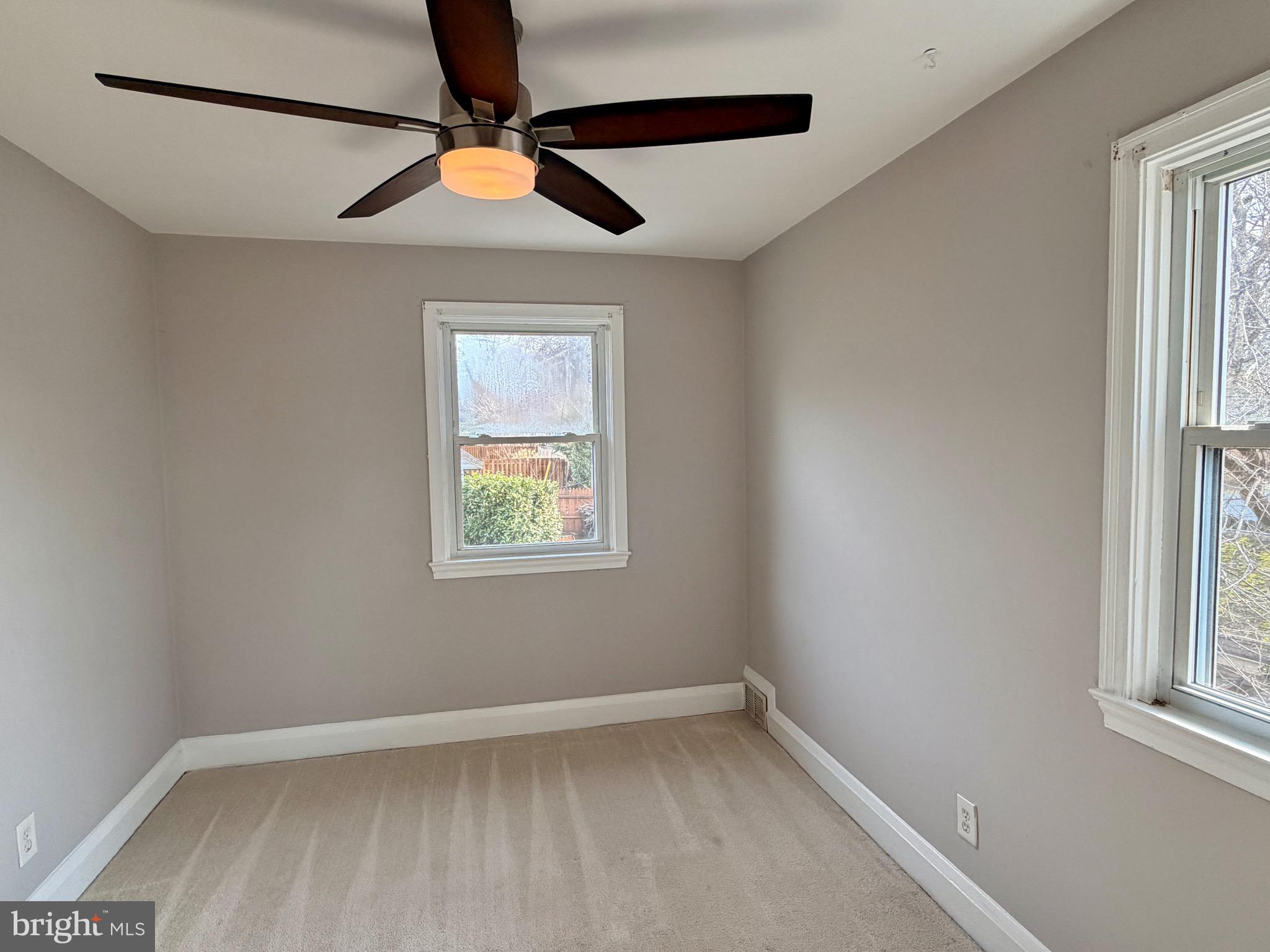 LAKE WALKER - Residential