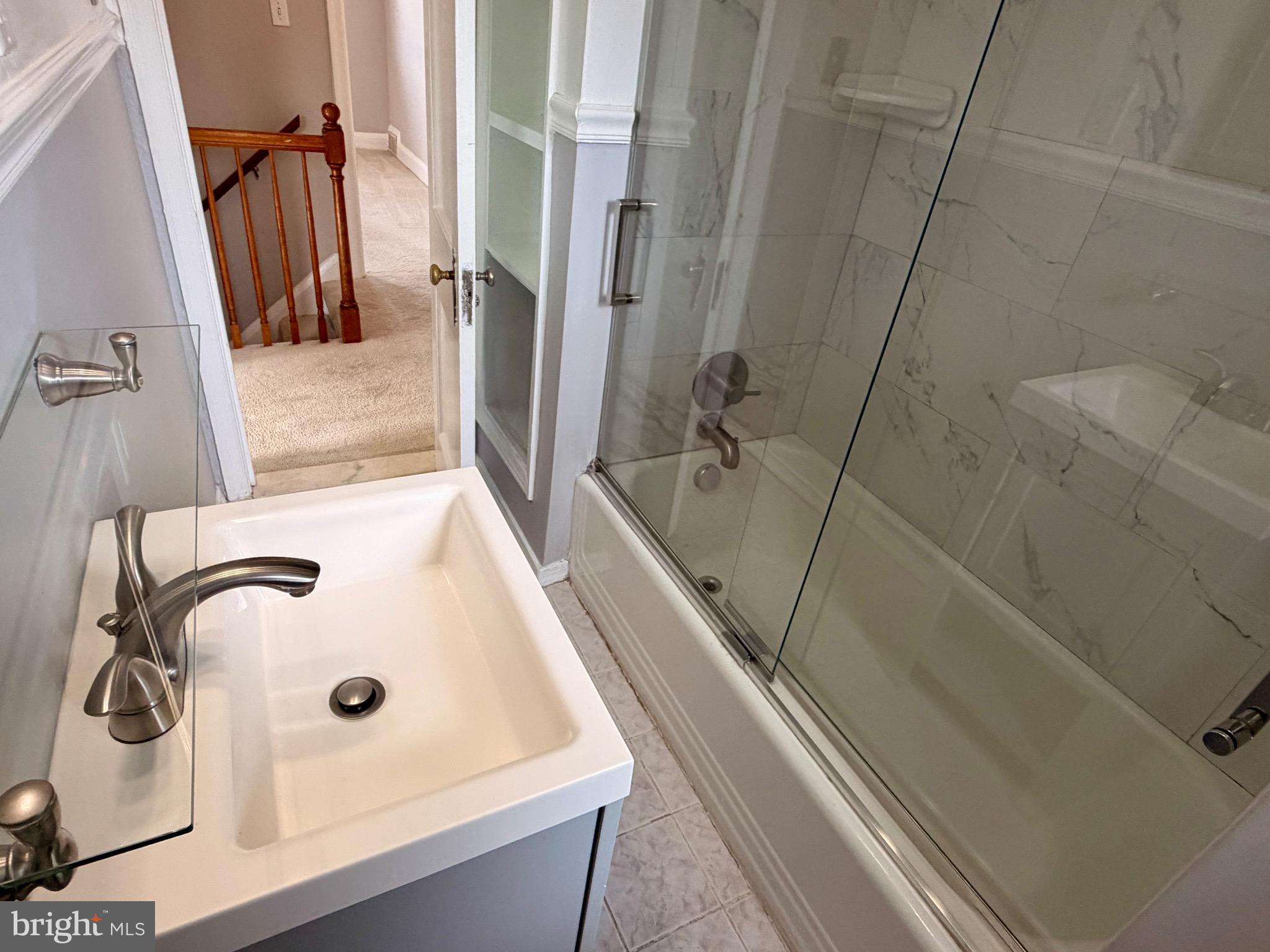 LAKE WALKER - Residential