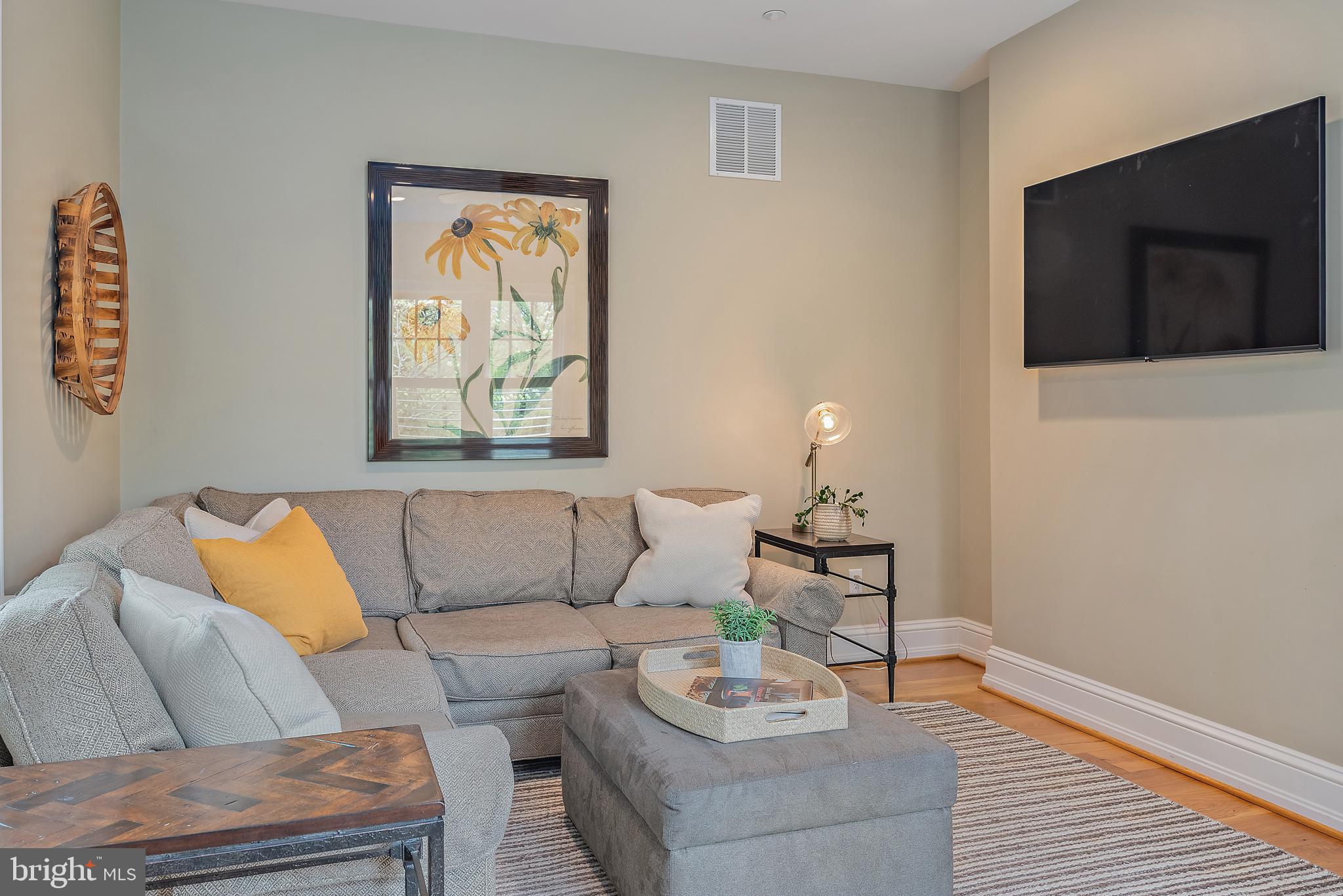 WARDOUR - Residential