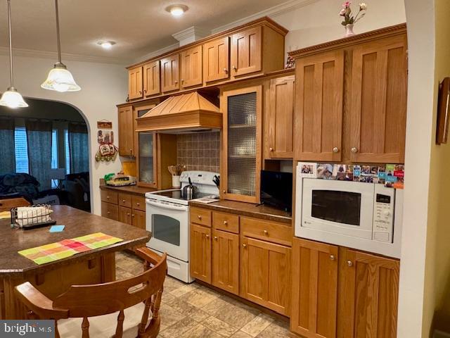 CECIL WOODS - Residential