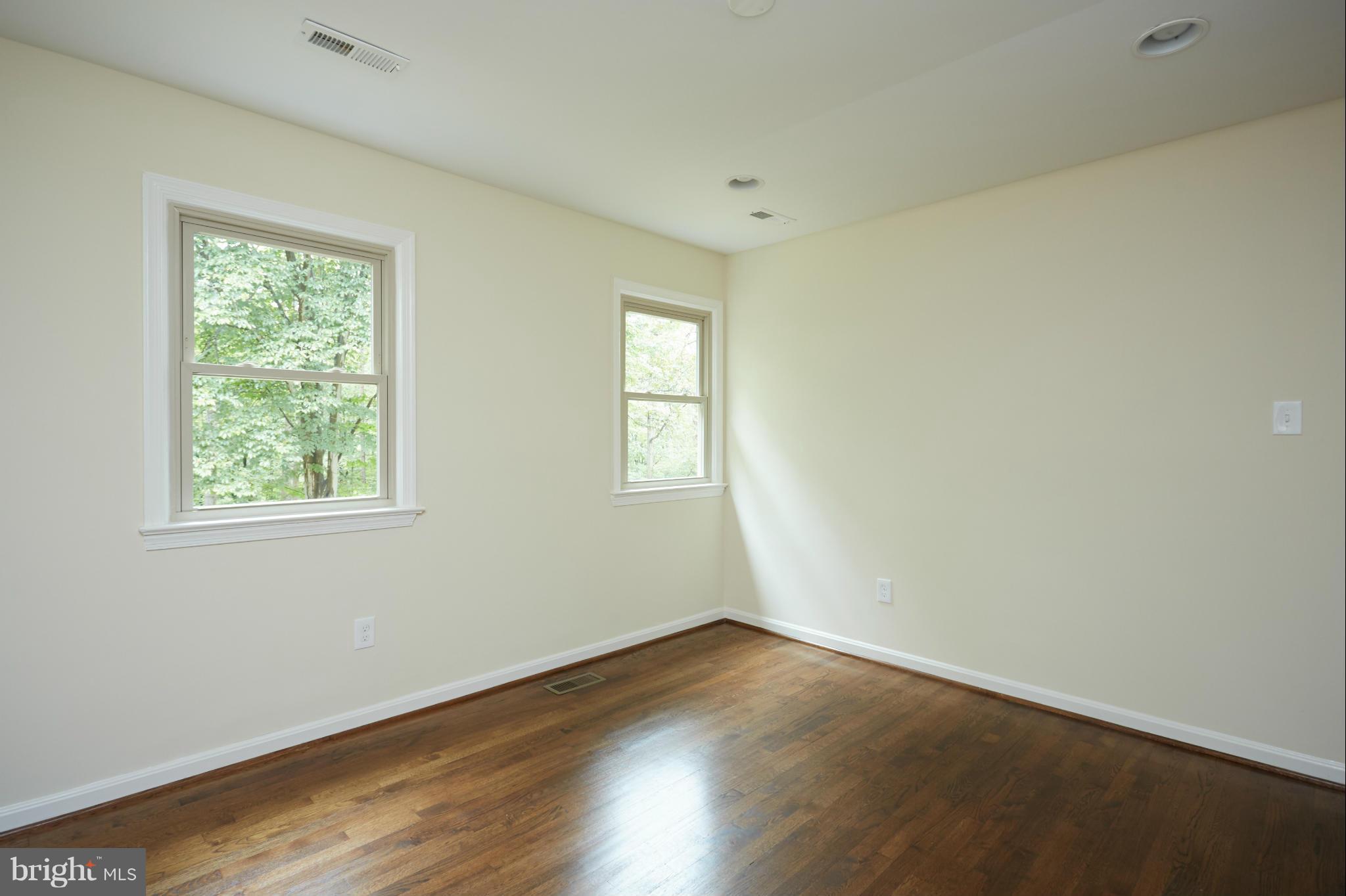 SHADOWALK - Residential