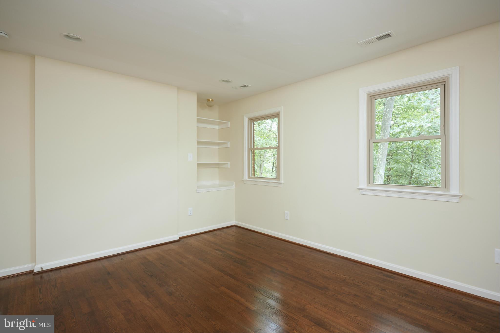 SHADOWALK - Residential