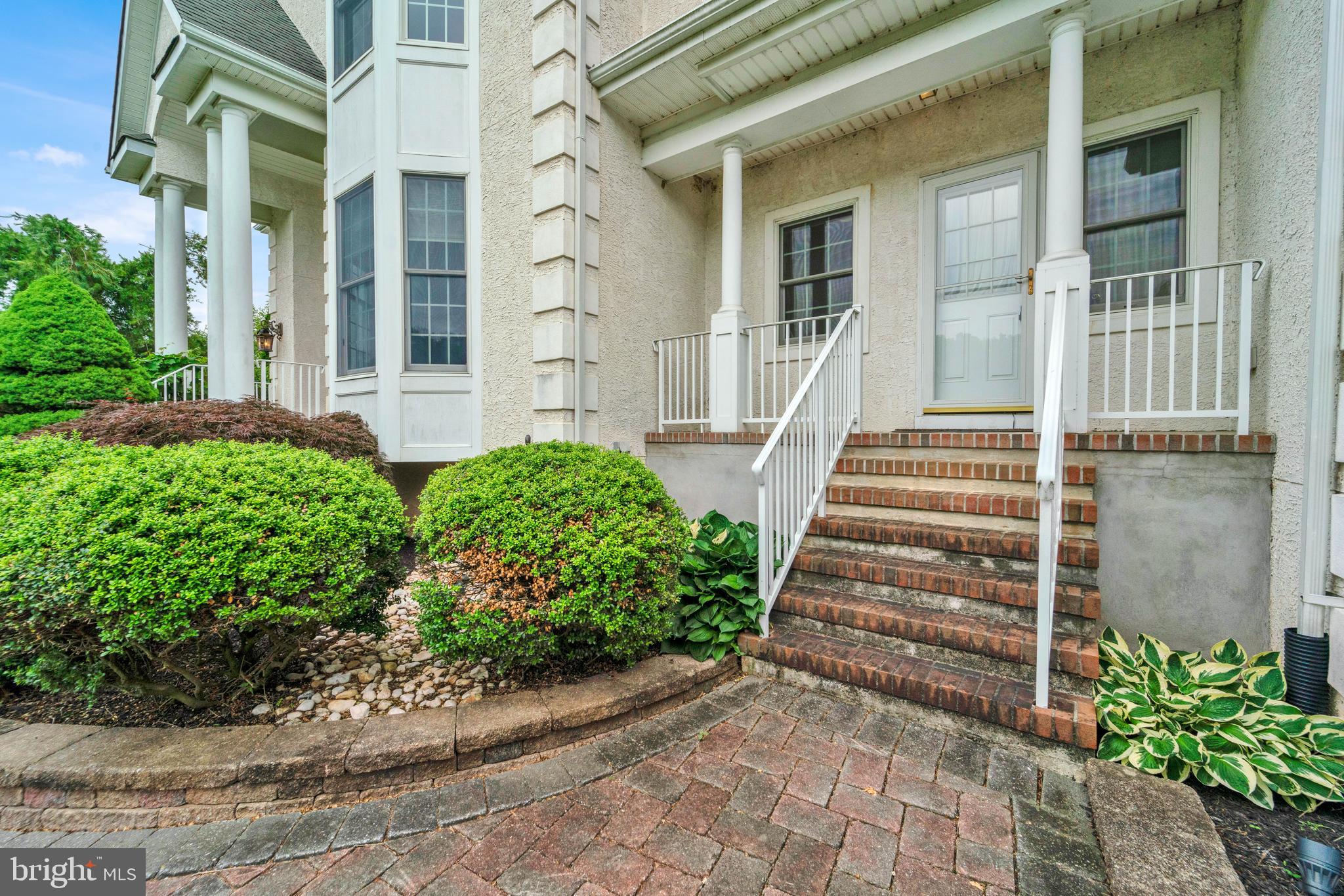 19 MEADOWLARK DRIVE